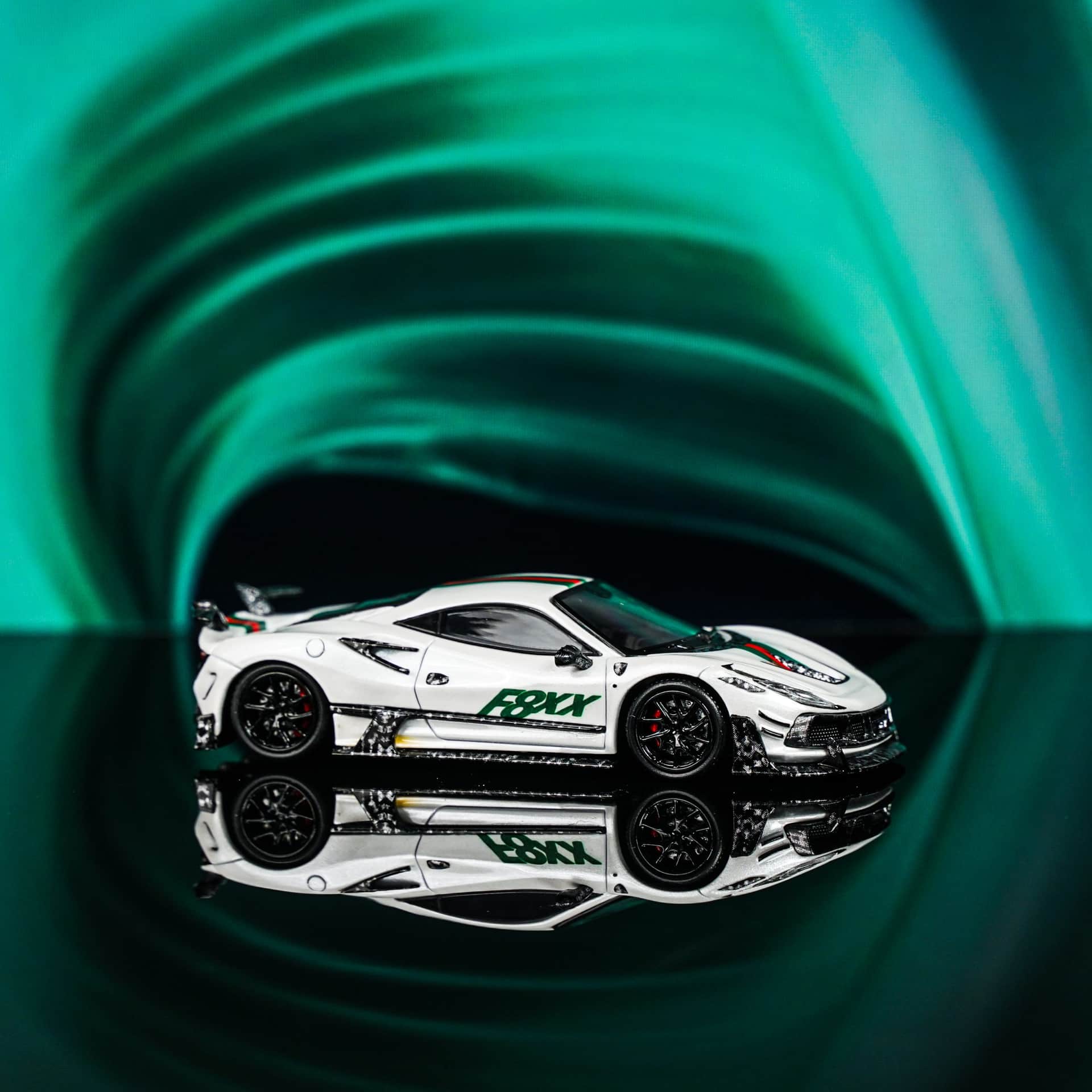 Ferrari F8XX Mansory Biały Aurora Model - model 1:64