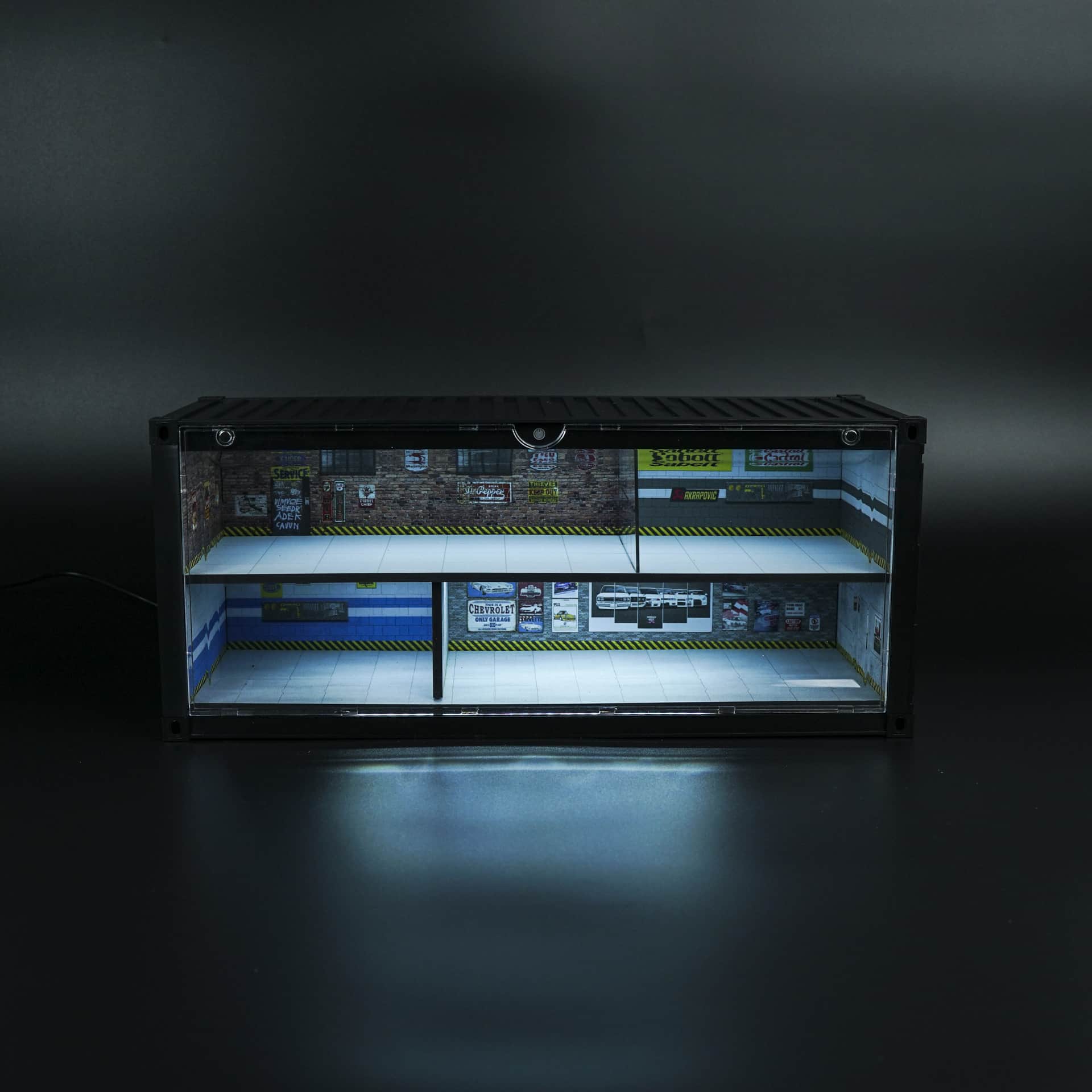 Diorama Warsztat Amerykański | Kontener 2 poziomy | Podświetlana LED | 1:64