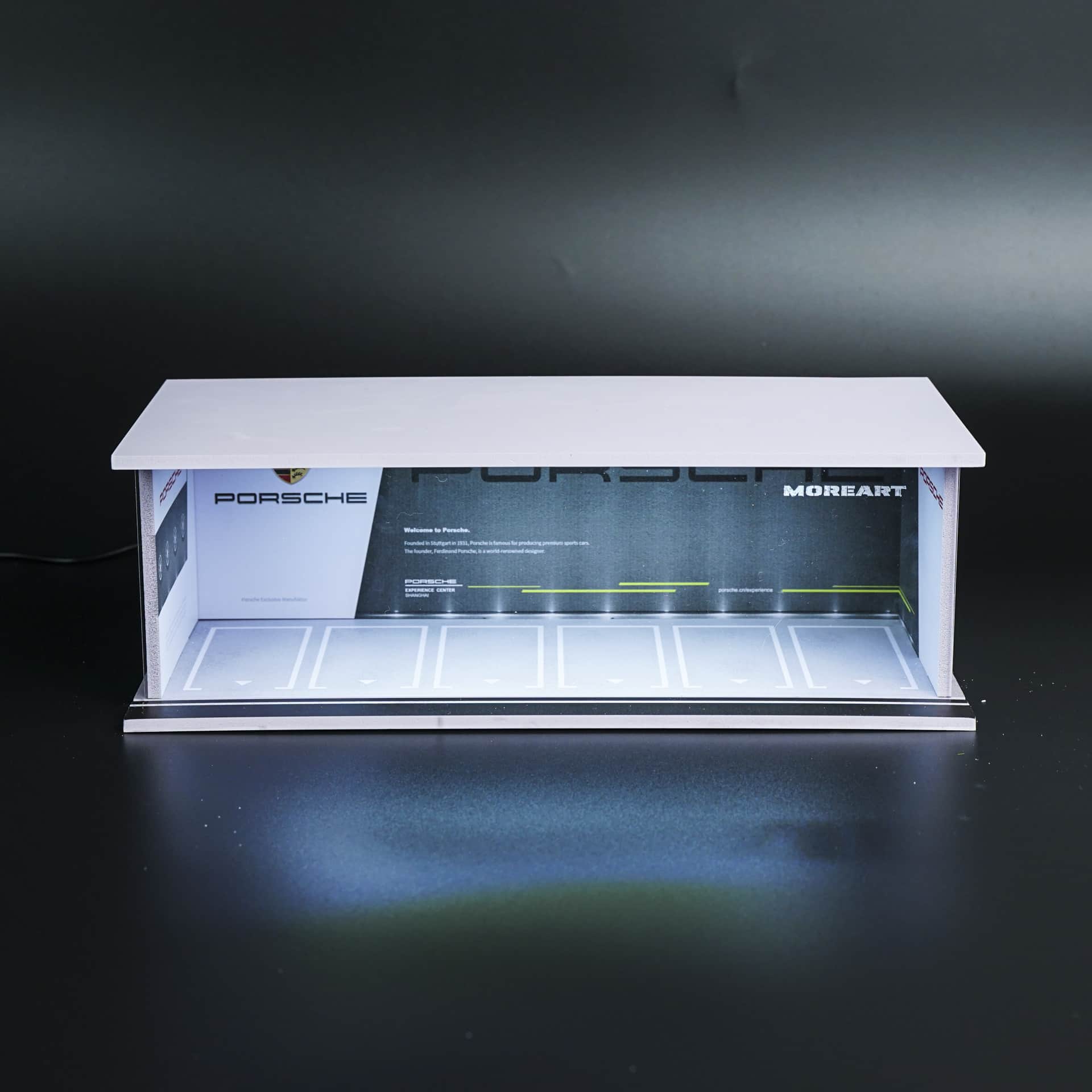 Gablota LED Porsche | 6 miejsc | Podświetlana LED | 1:64 - zdjęcie 1