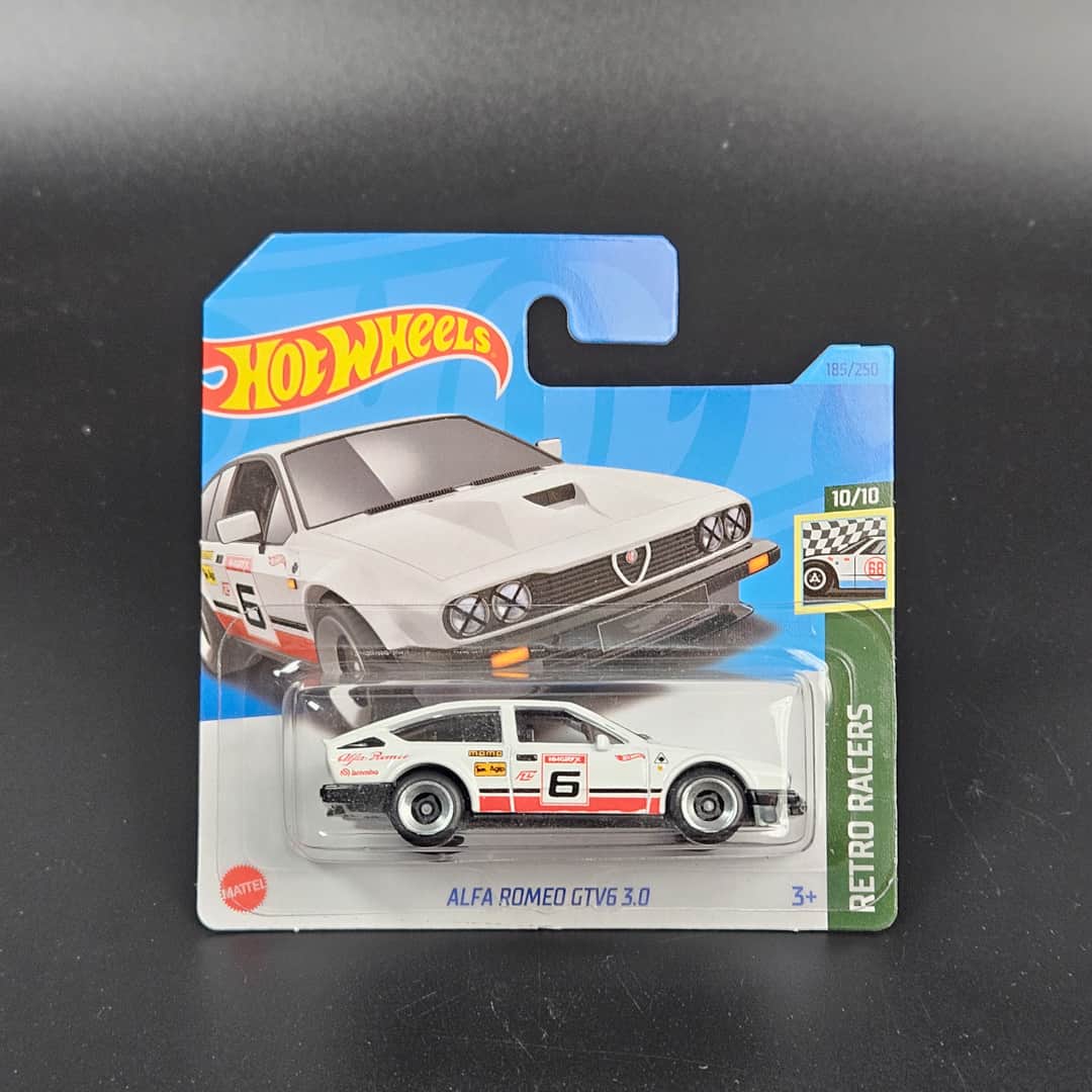 Alfa Romeo GTV6 Biała Hot Wheels - model 1:64