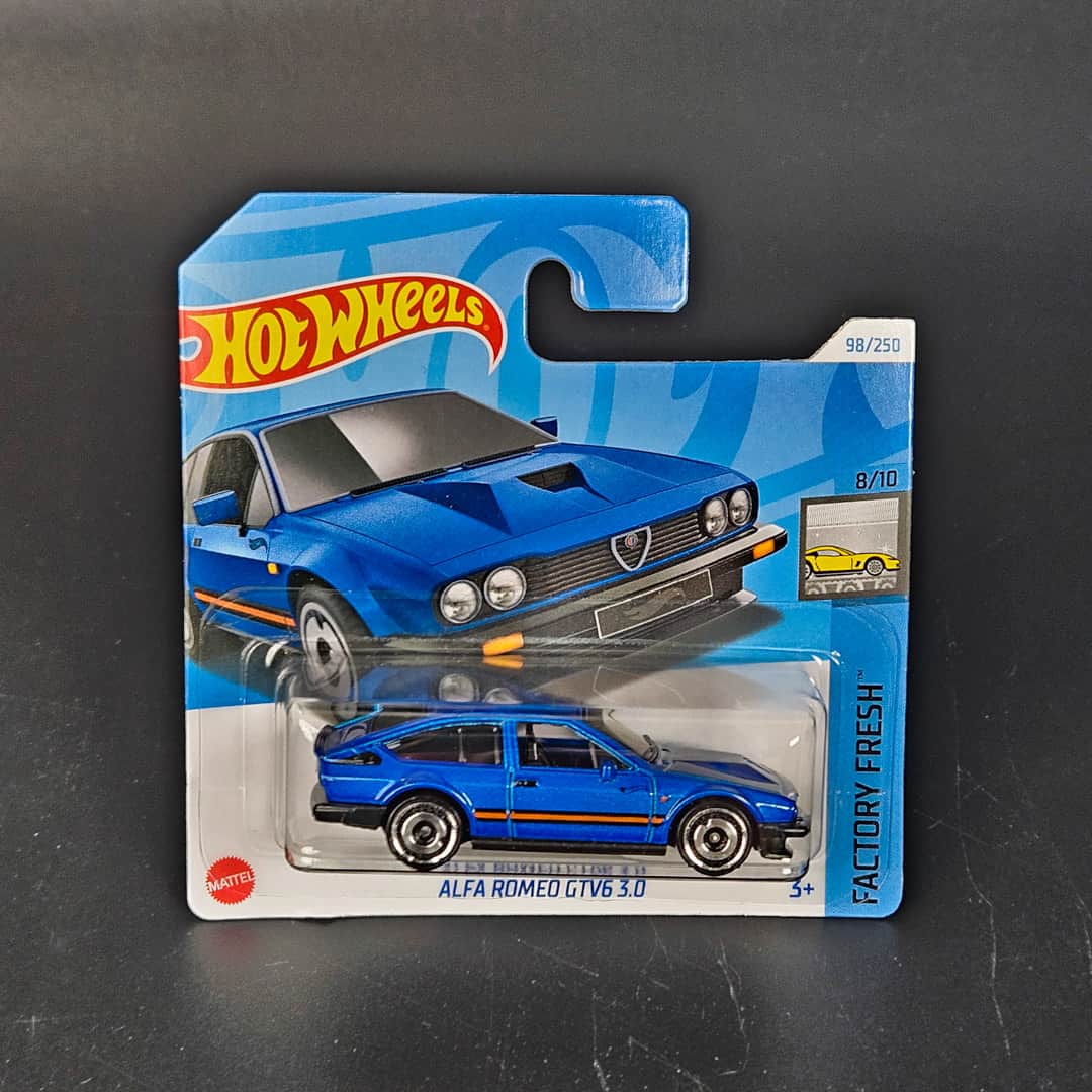 Alfa Romeo GTV6 Niebieska Hot Wheels - model 1:64