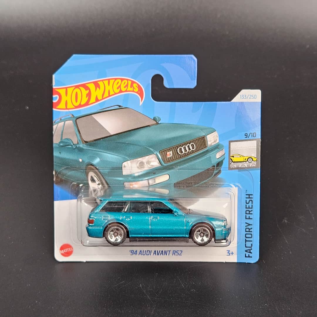 Audi Avant RS 2 Turkusowy Hot Wheels - model 1:64