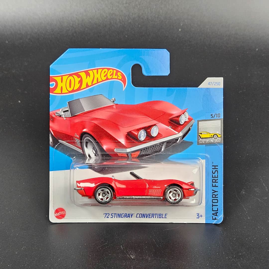 Stingray Convertible Hot Wheels - model 1:64