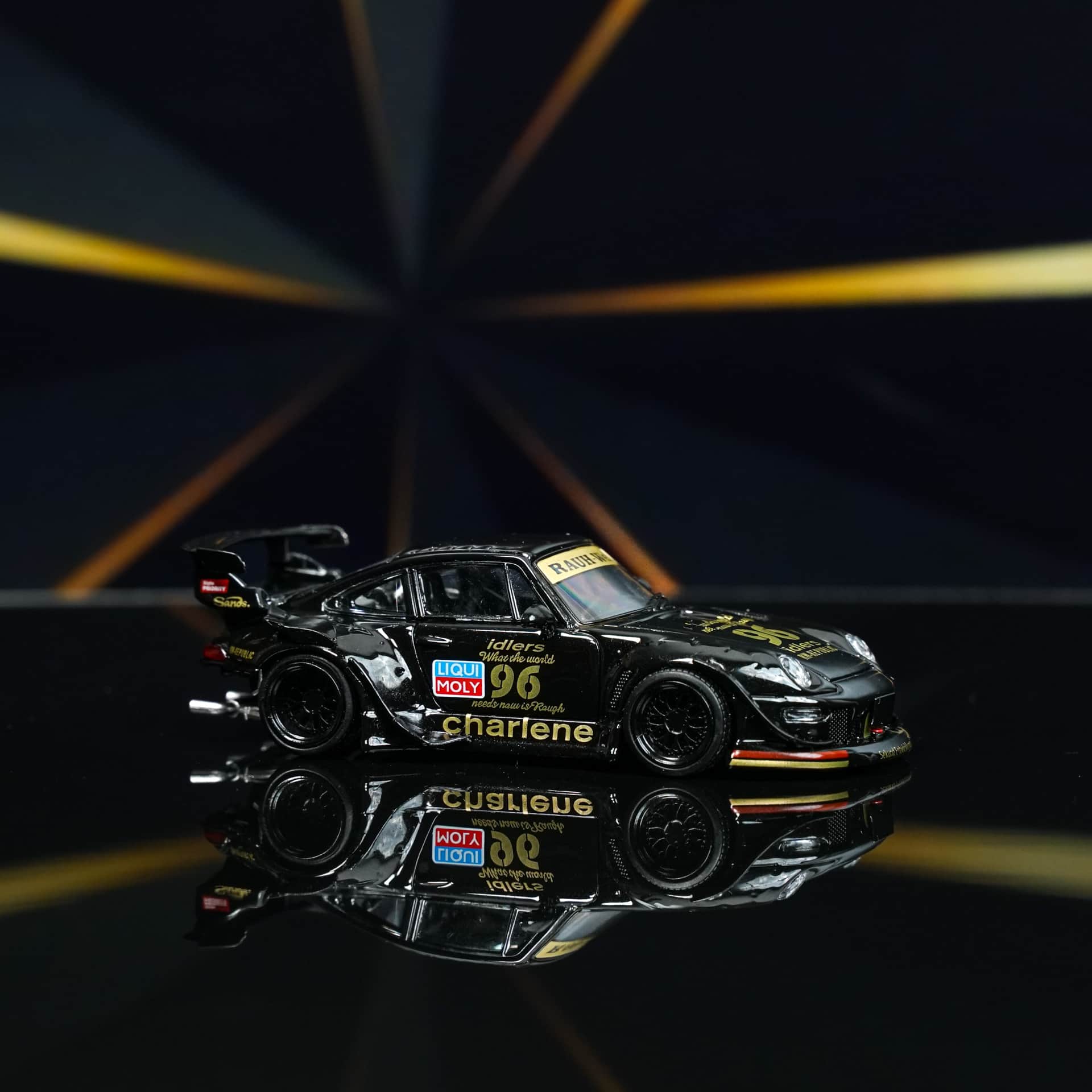 Porsche 993 RWB Charlene 1:64 Street Weapon - model 1:64