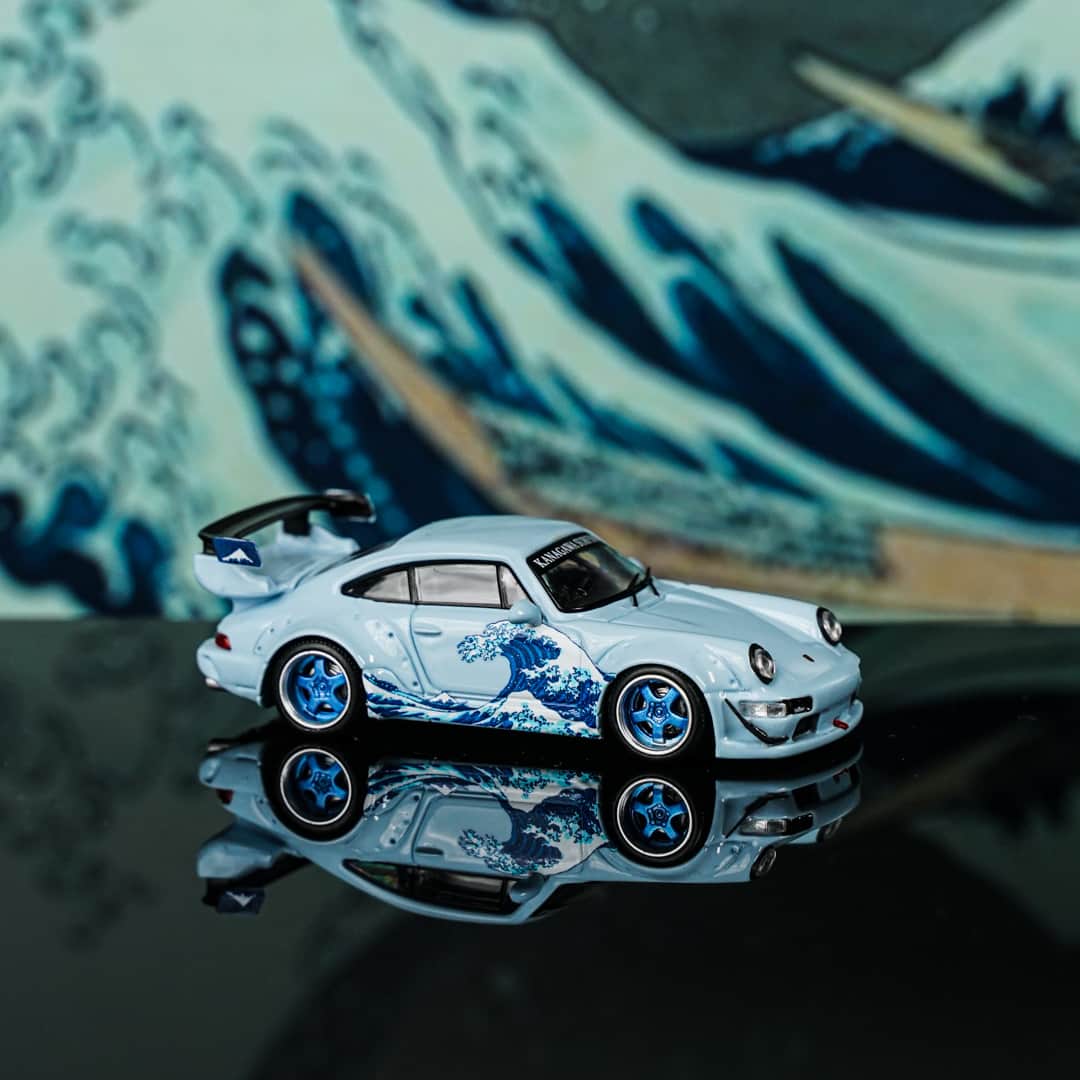 Porsche 964 RWB Wielka Fala w Kanagawie TimeMicro - model 1:64