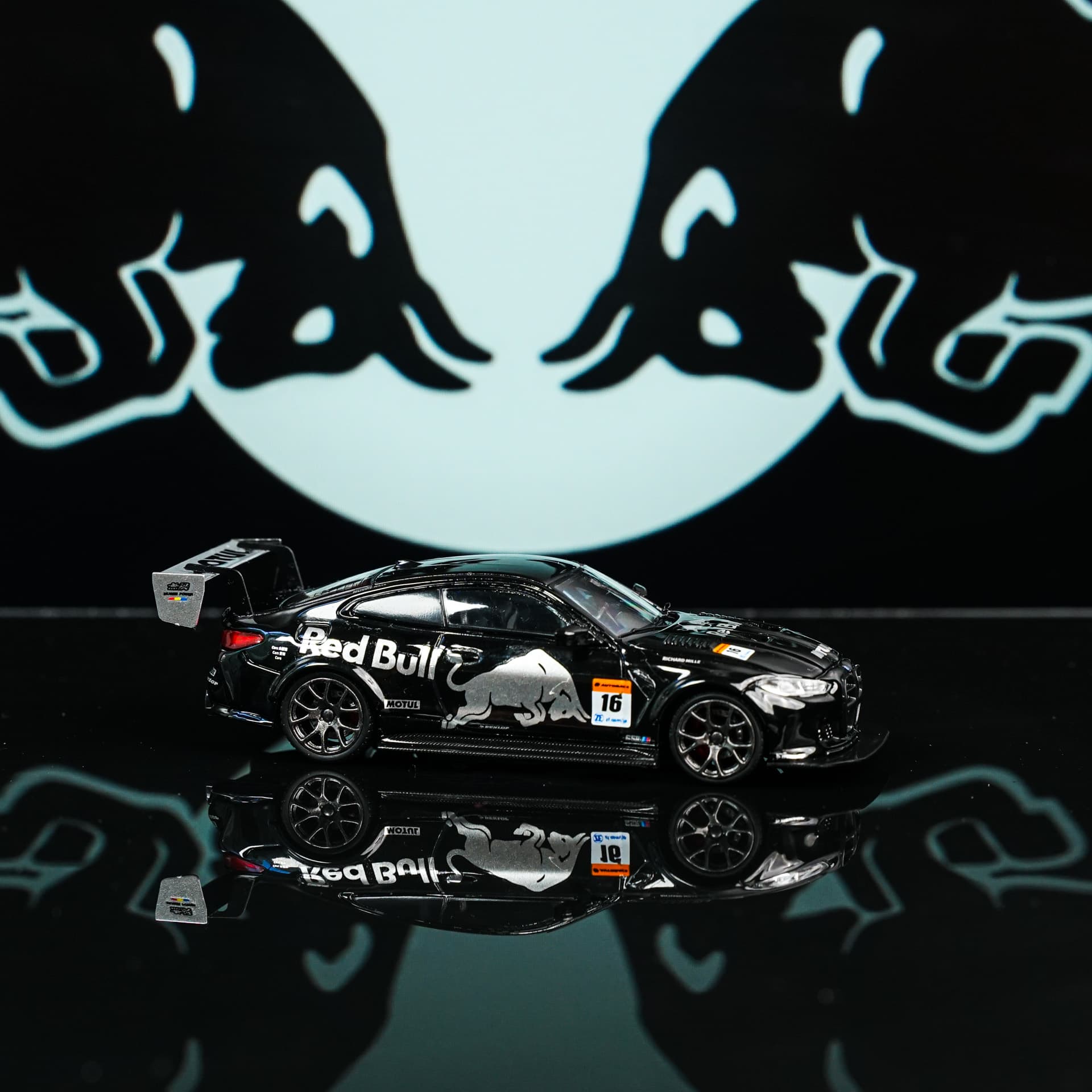 BMW M4 TimeMicro - model 1:64 - miniatura 1