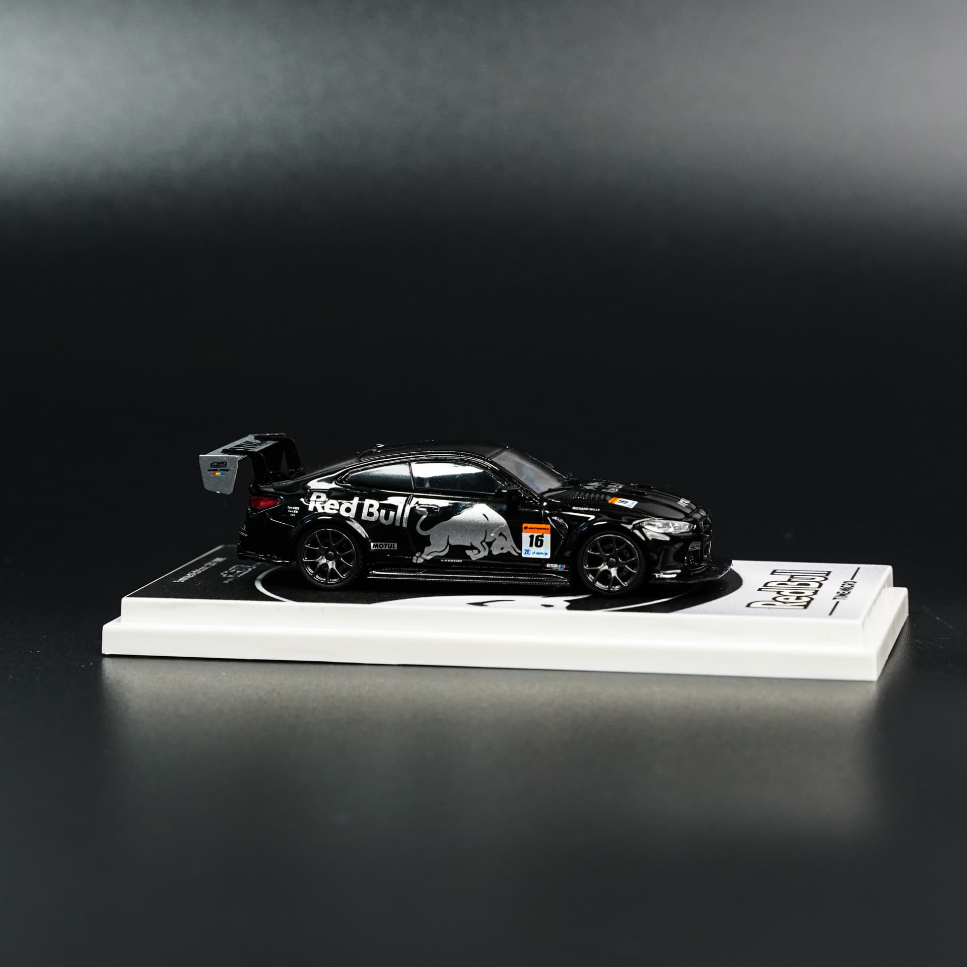 BMW M4 TimeMicro - model 1:64 - miniatura 2
