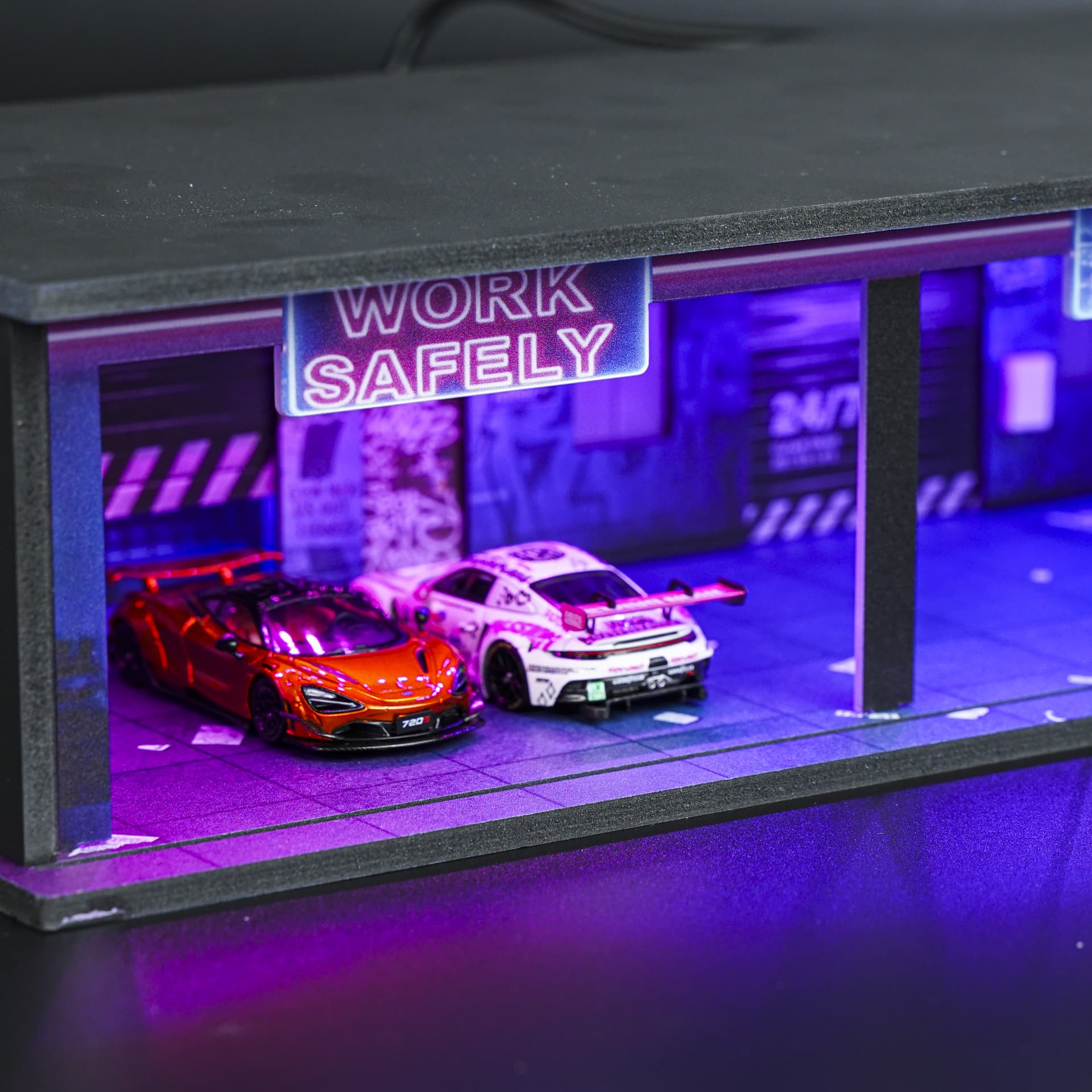 Diorama Cyberpunk 06 | Work Safely | Podświetlana LED | 1:64 - miniatura 4