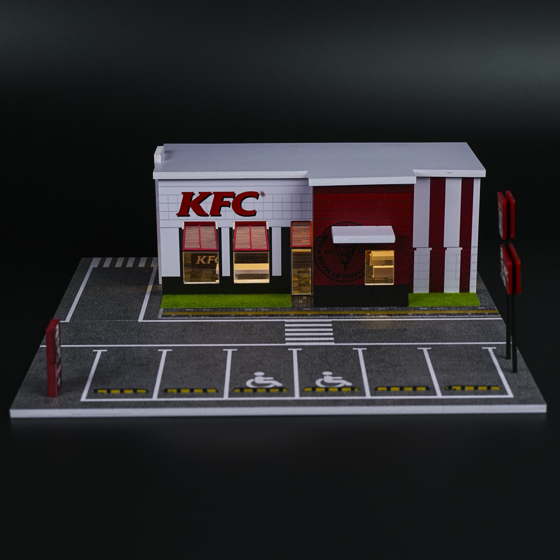 Diorama KFC | 6 miejsc | Podświetlana LED | 1:64 - miniatura 4