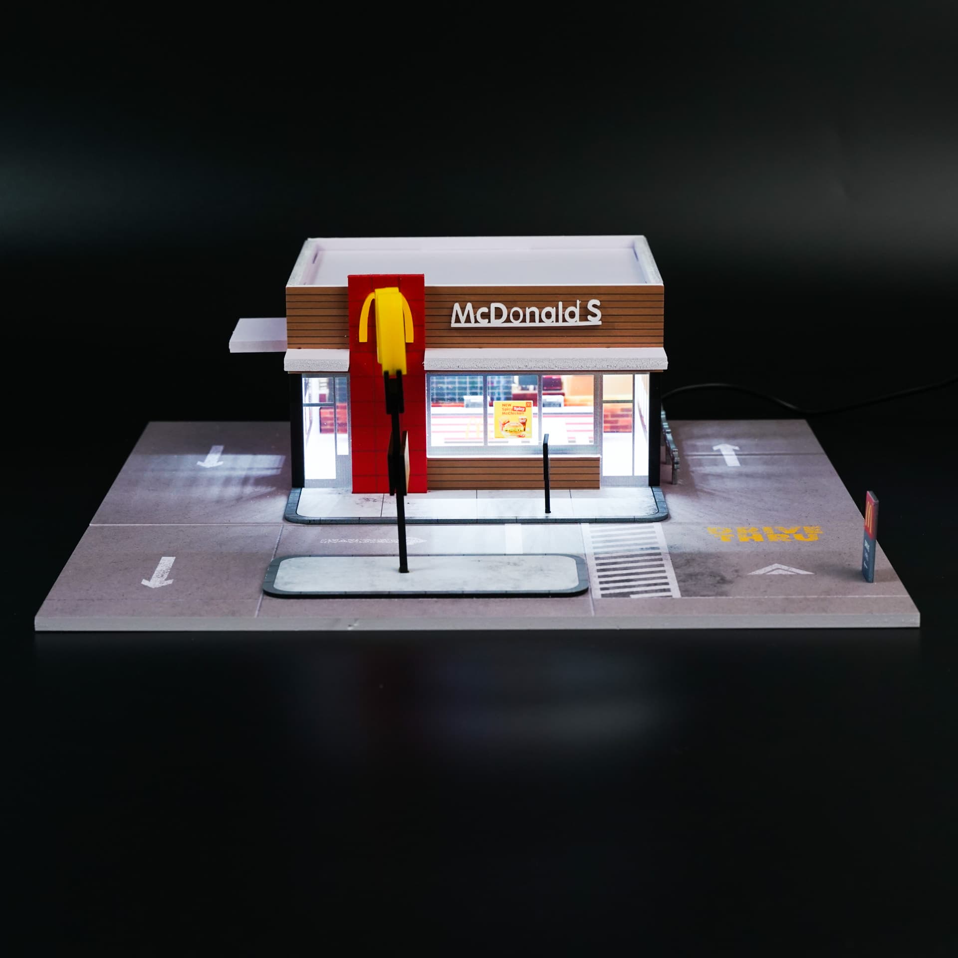 Diorama McDonald’s Drive-In Moreart - model 1:64 - miniatura 1