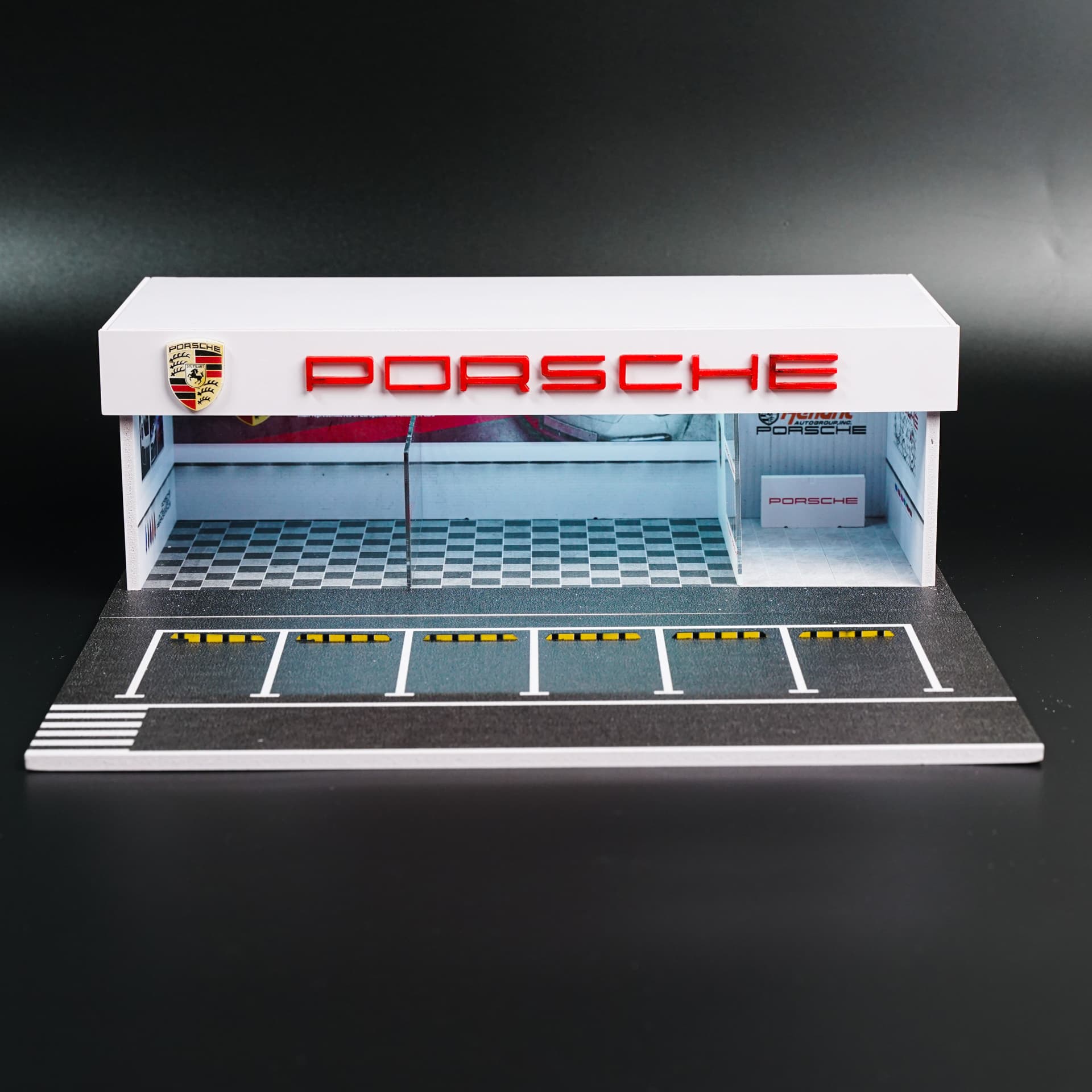 Diorama Salon Porsche Moreart - model 1:64 - miniatura 5