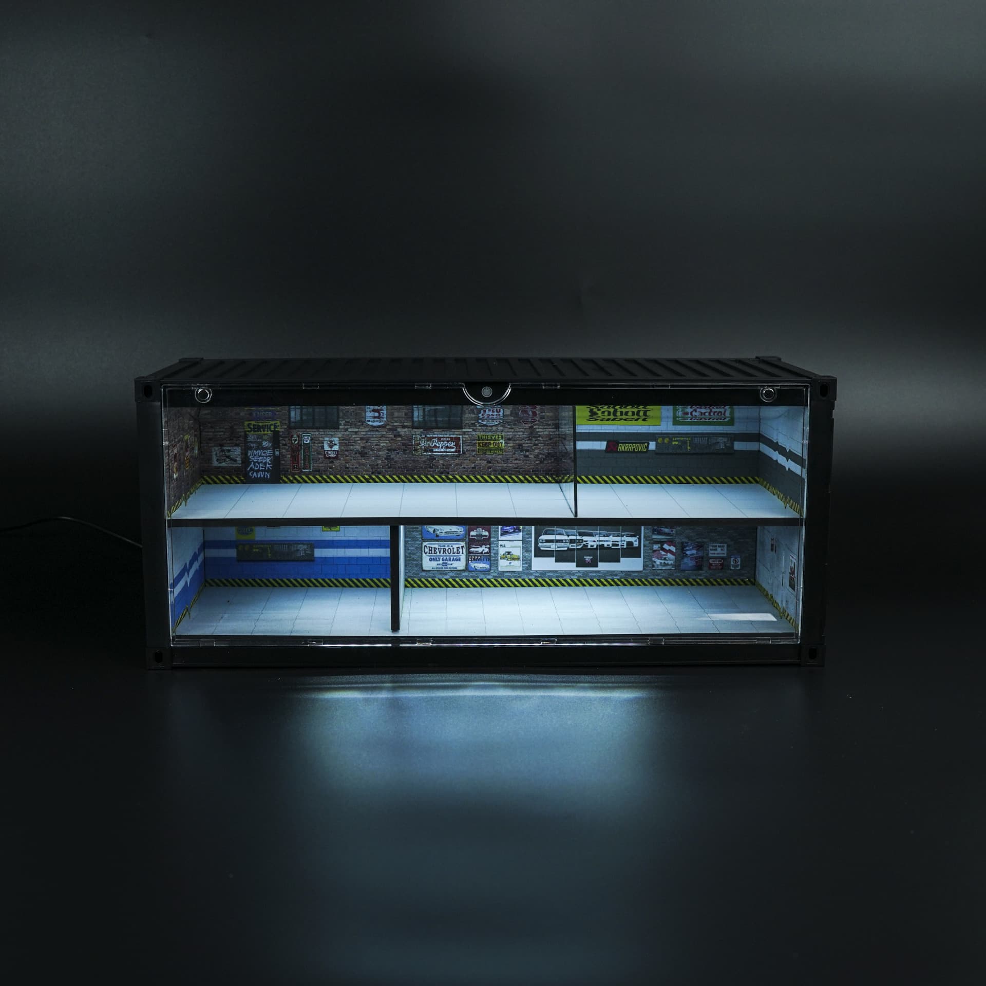 Diorama Warsztat Amerykański | Kontener 2 poziomy | Podświetlana LED | 1:64 - miniatura 1