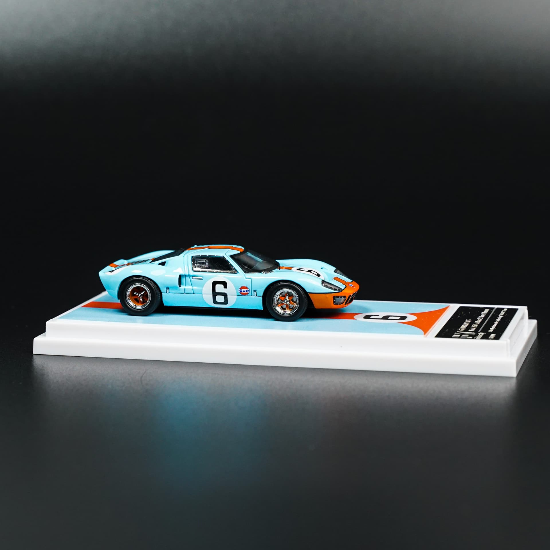 Ford GT40 Gulf FY - model 1:64 - miniatura 2