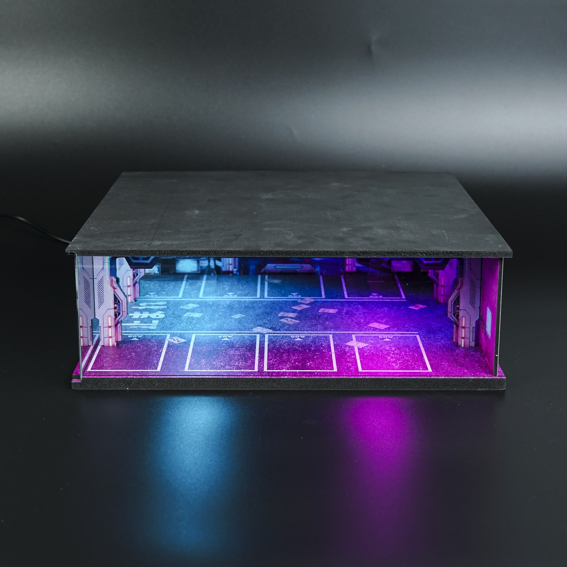 Garaż Podziemny Cyberpunk | 8 miejsc | Podświetlany LED | 1:64 - miniatura 5