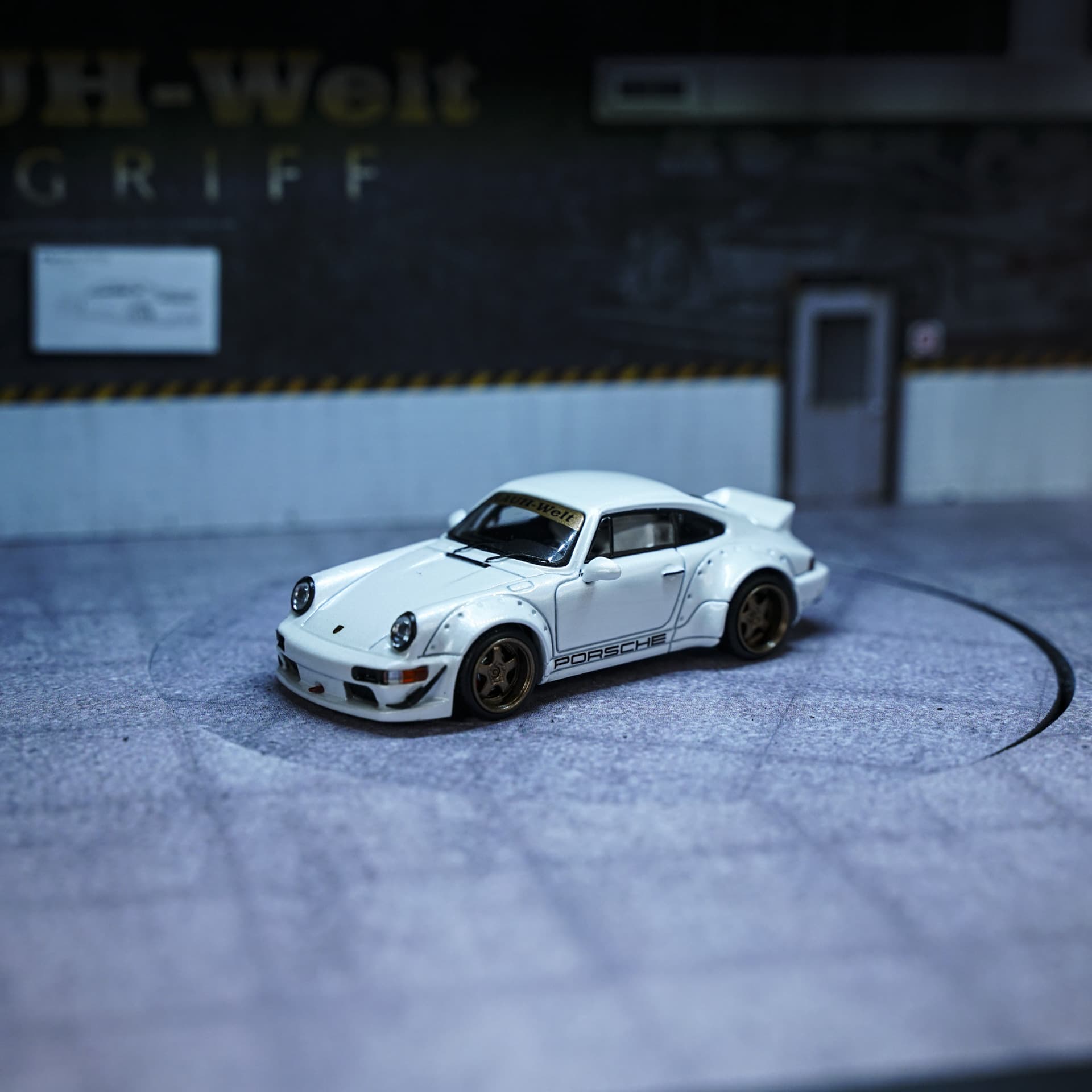Garaż RWB z Obrotnicą | RAUH-Welt BEGRIFF | 1:64 - miniatura 3