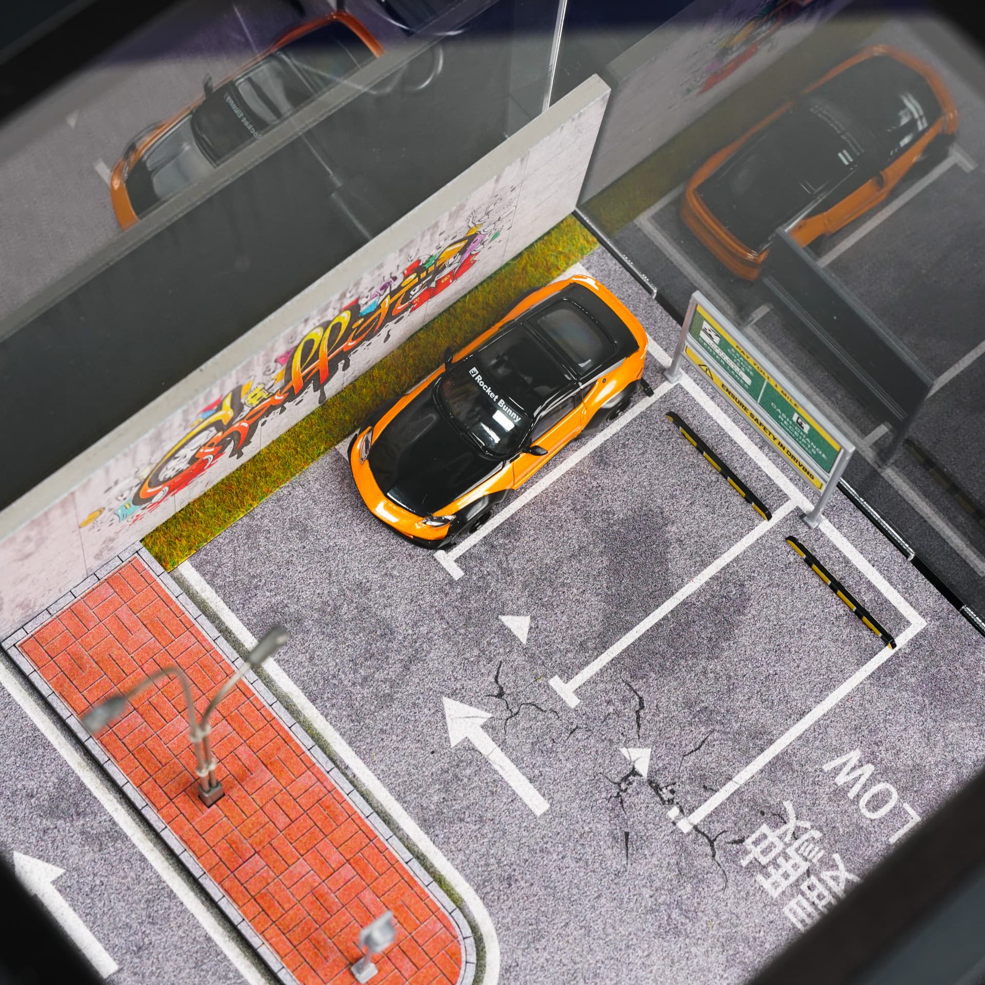 Graffiti Street Moreart - model 1:64 - miniatura 4
