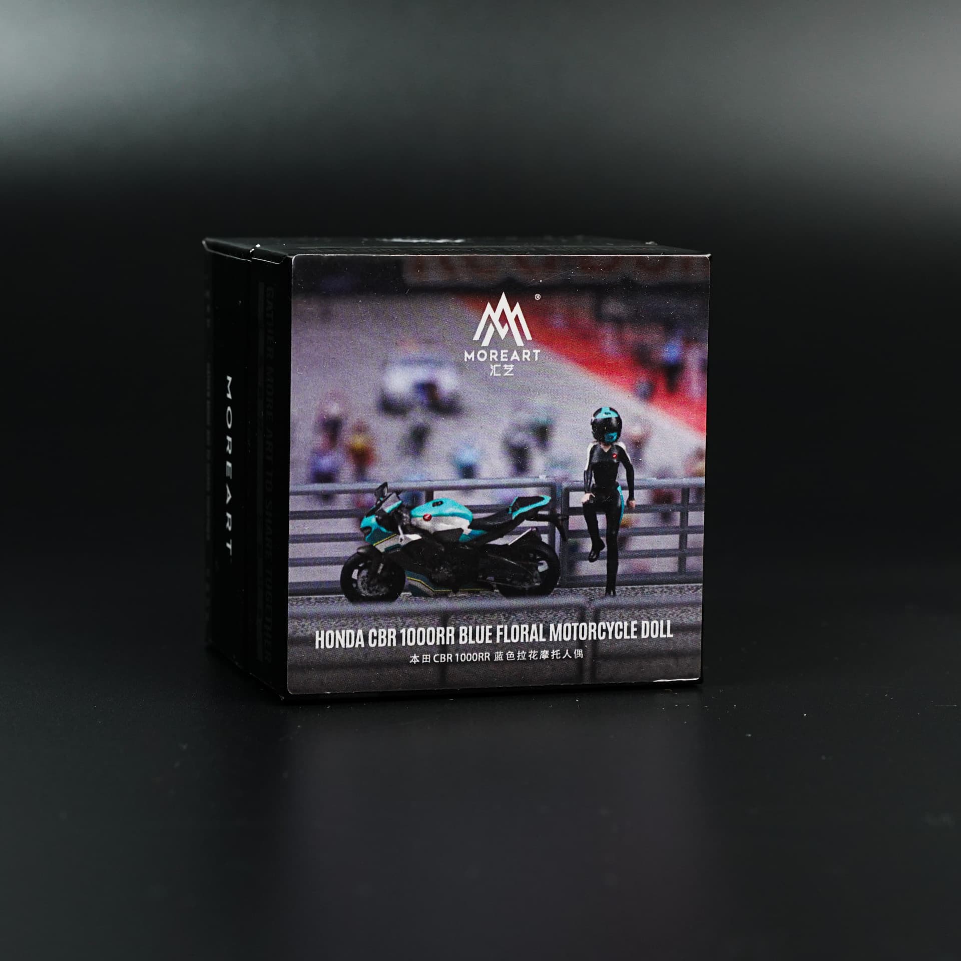 Honda CBR 1000RR z Figurką Moreart - model 1:64 - miniatura 4