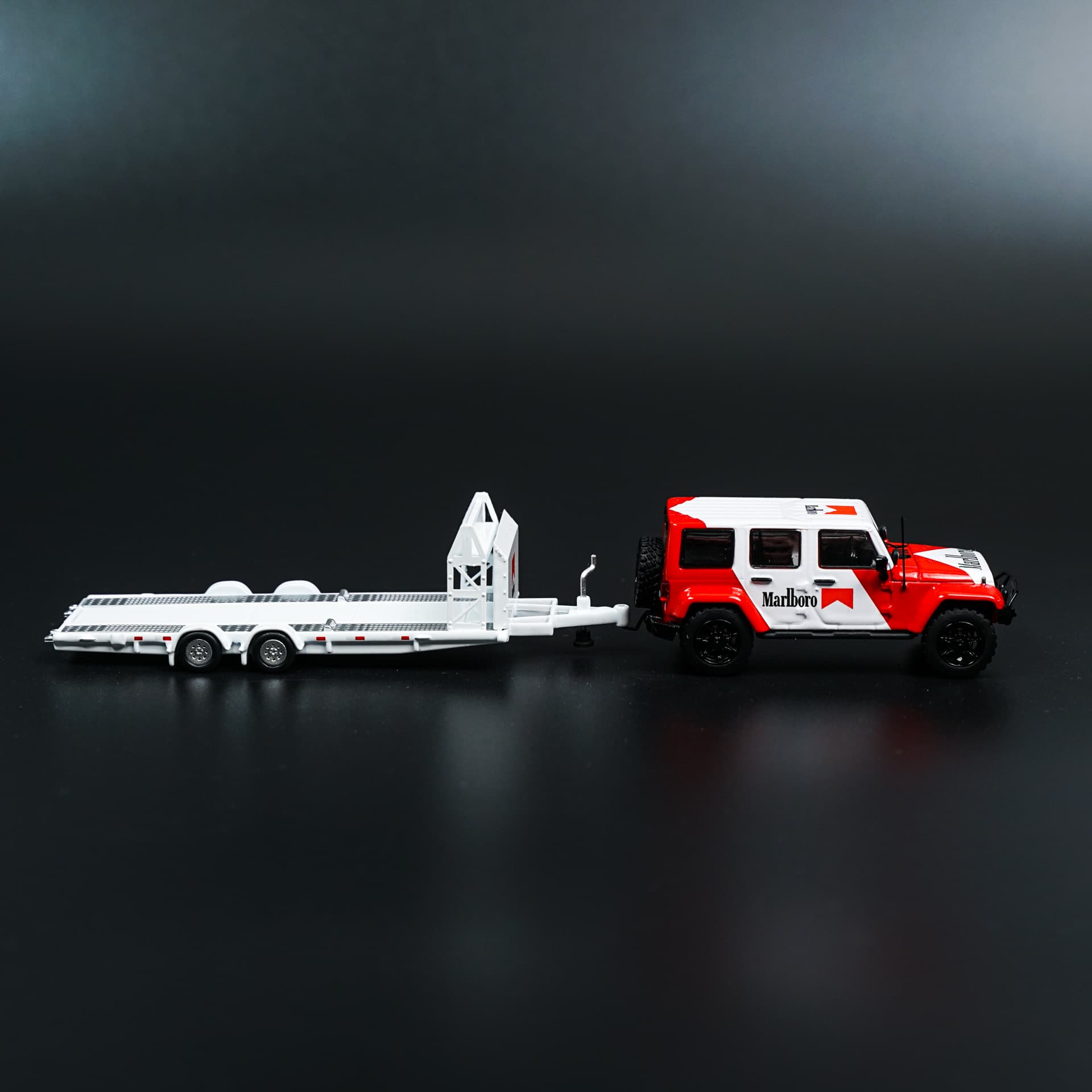 Jeep Wrangler Marlboro z lawetą TimeMicro - model 1:64 - miniatura 2