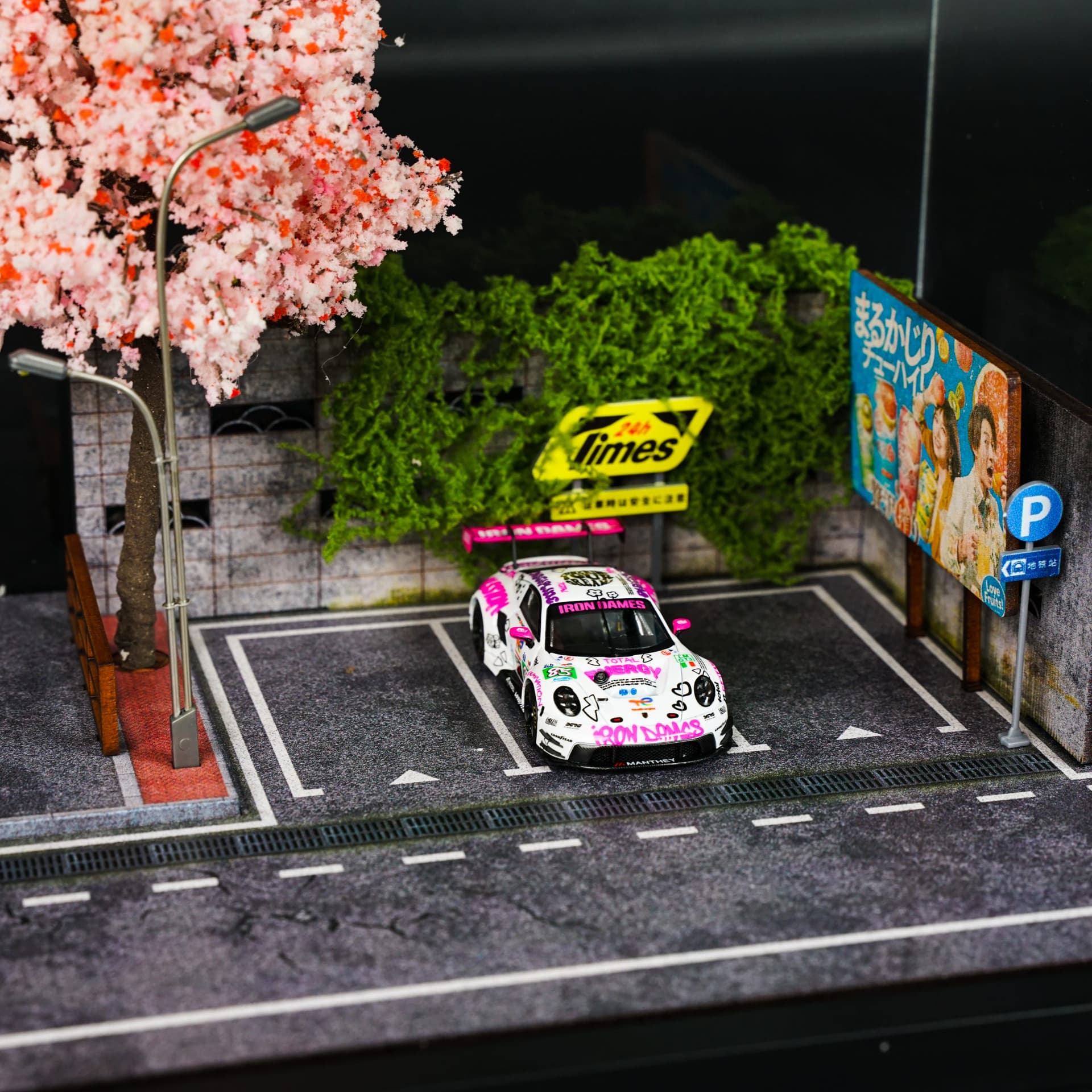 Jesienny Parking 2 Moreart - model 1:64 - miniatura 2
