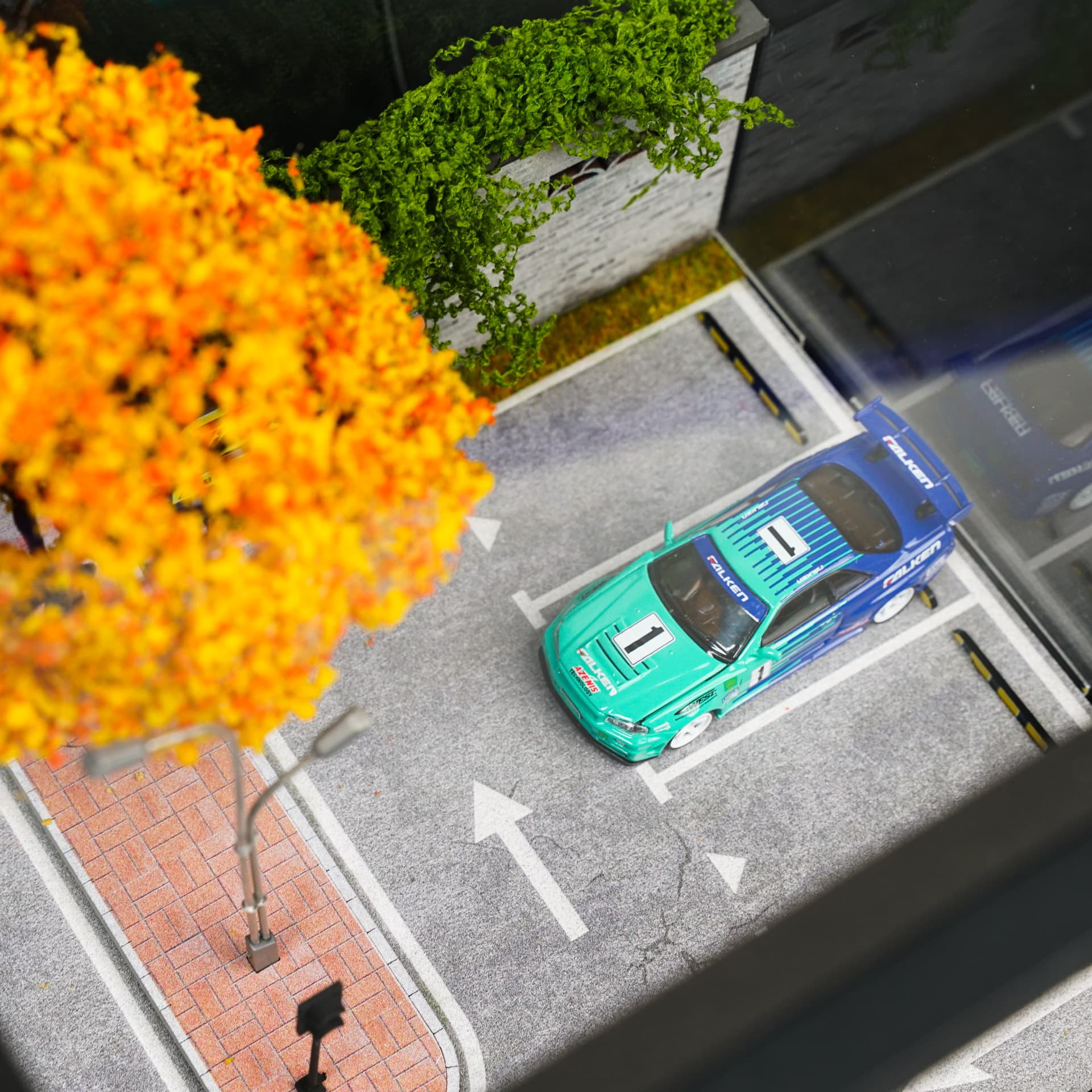 Jesienny Parking Moreart - model 1:64 - miniatura 4