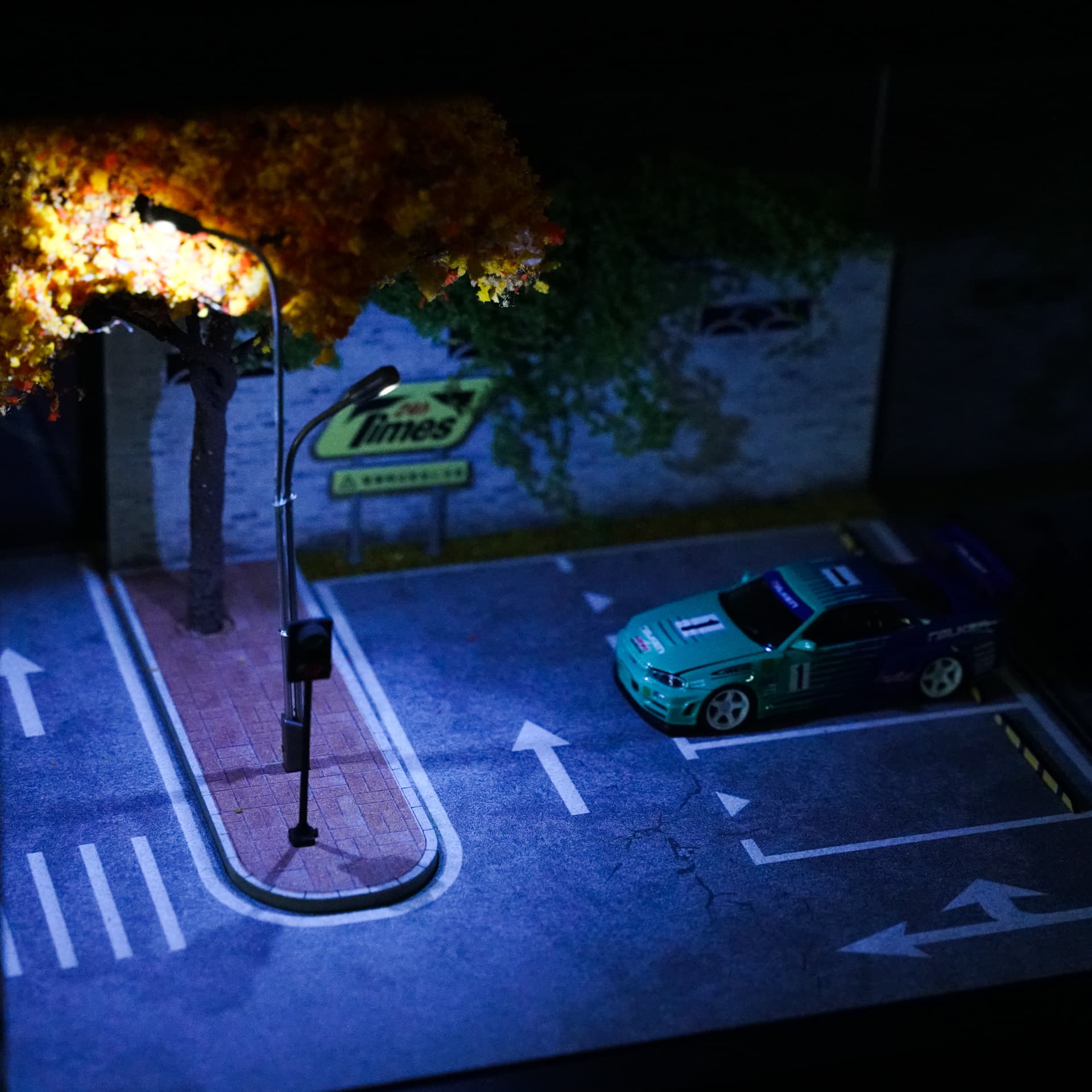 Jesienny Parking Moreart - model 1:64 - miniatura 5