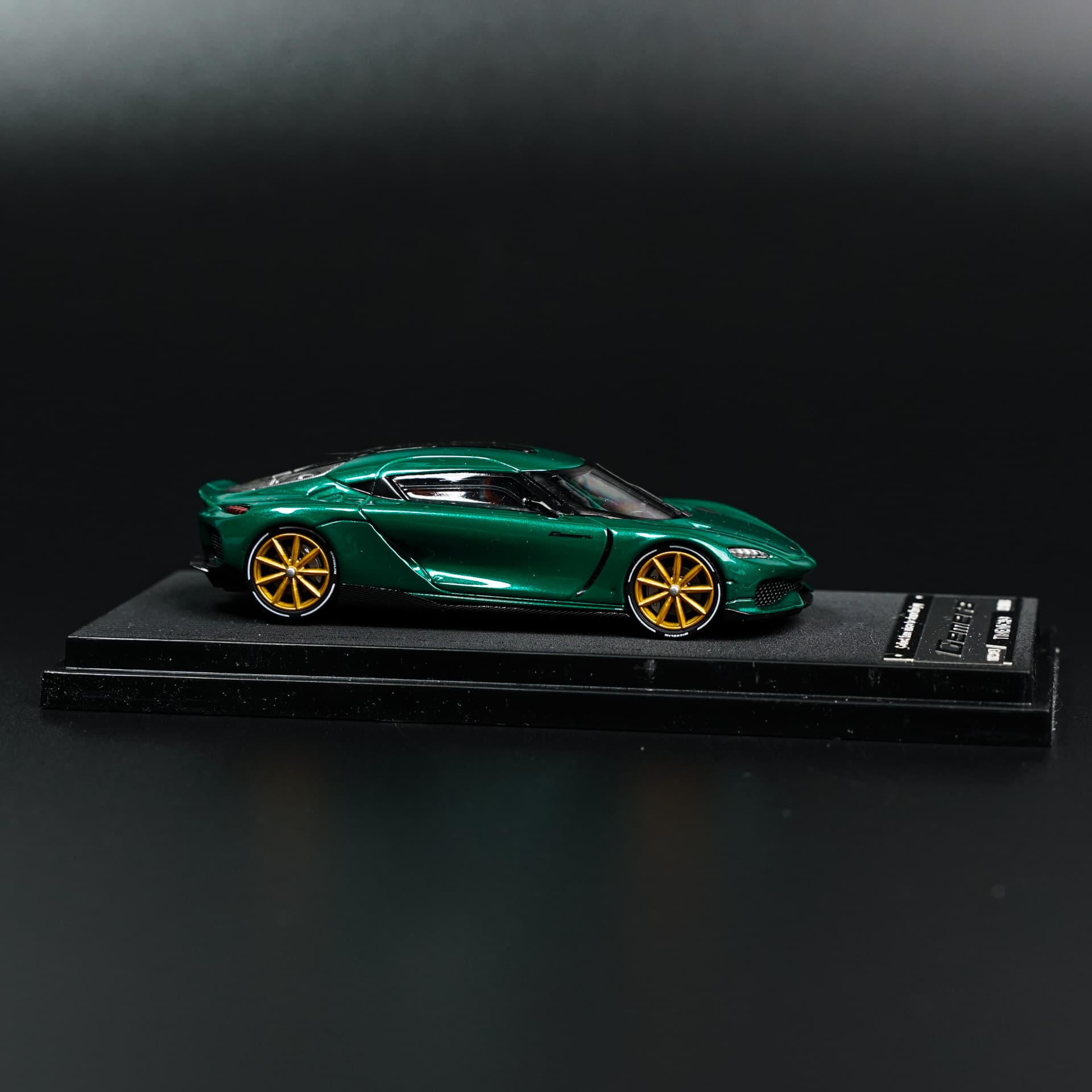 Koenigsegg Gemera TimeMicro - model 1:64 - miniatura 2