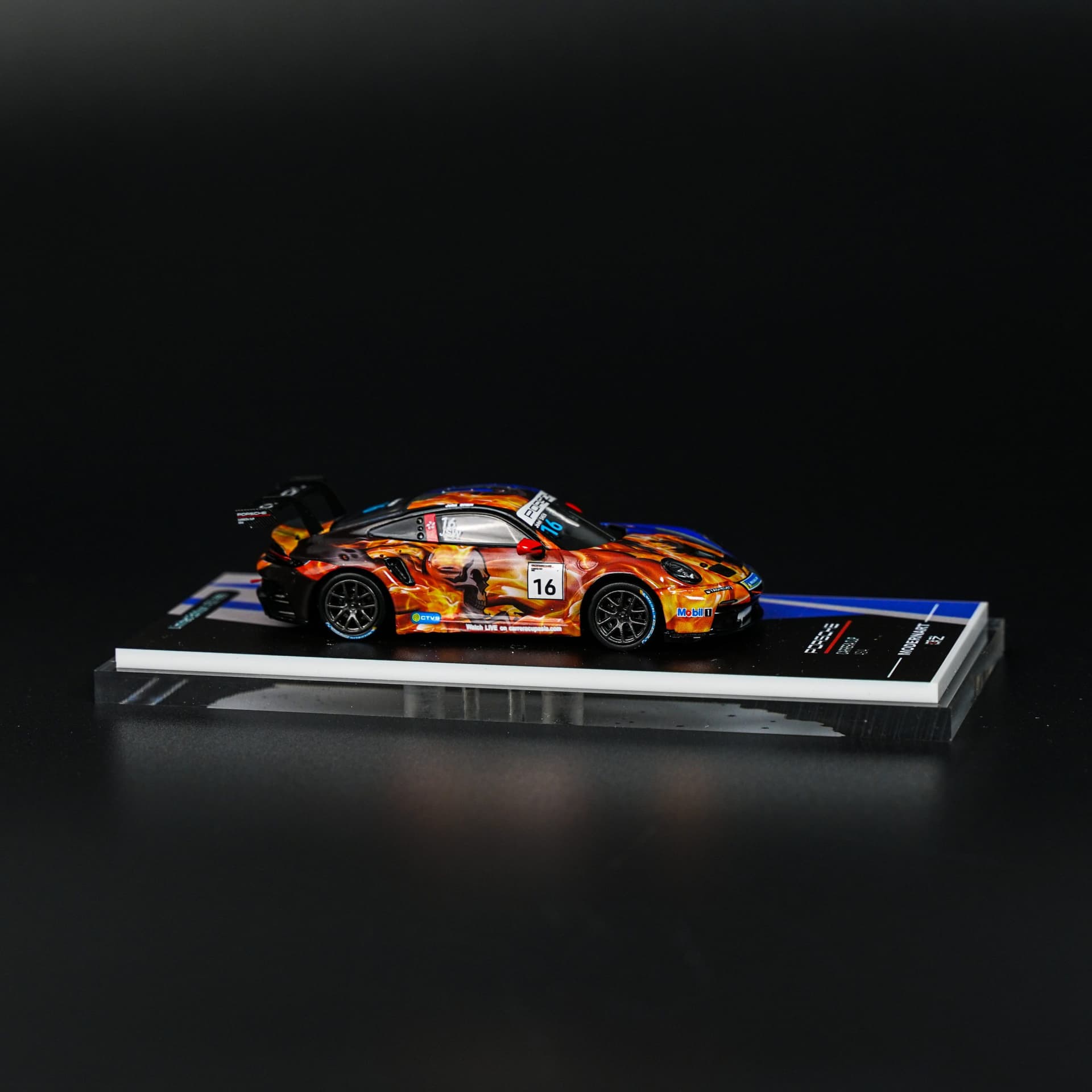Porsche 911 GT3 Carrera Cup Masters ModernArt - model 1:64 - miniatura 2