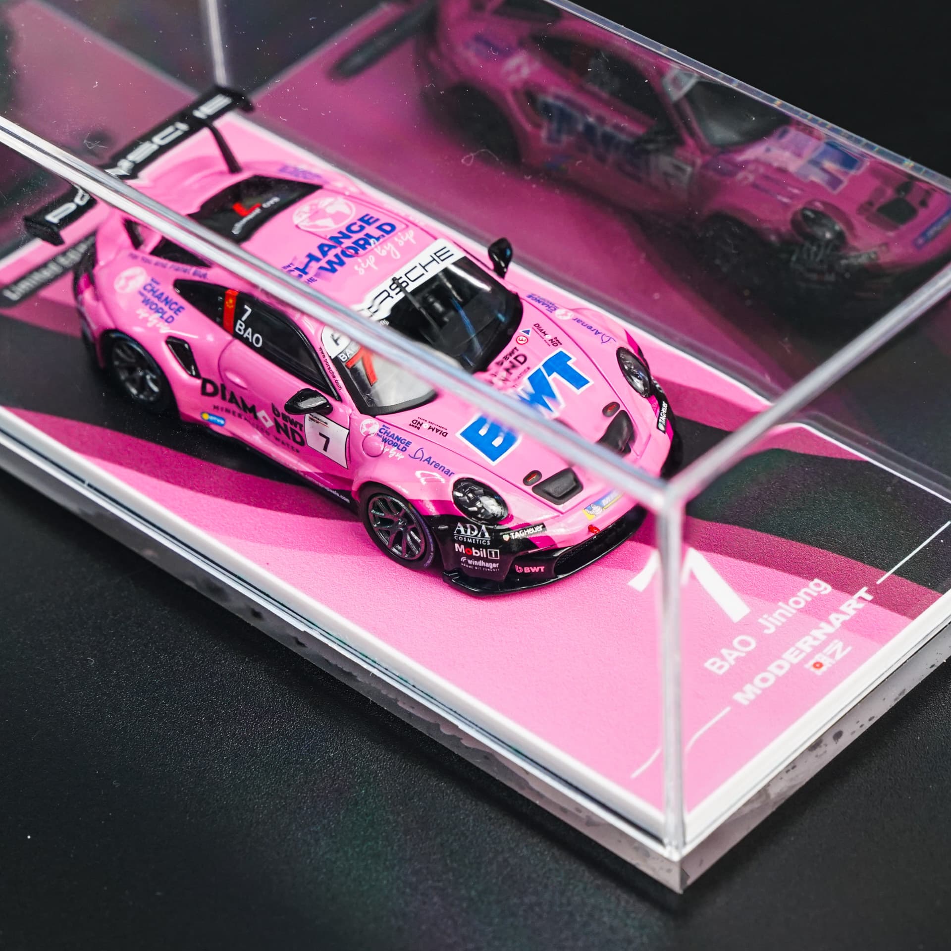Porsche 911 GT3 Cup (992) 1:64 – Team BWT Bao Jinlong ModernArt - model 1:64 - miniatura 3