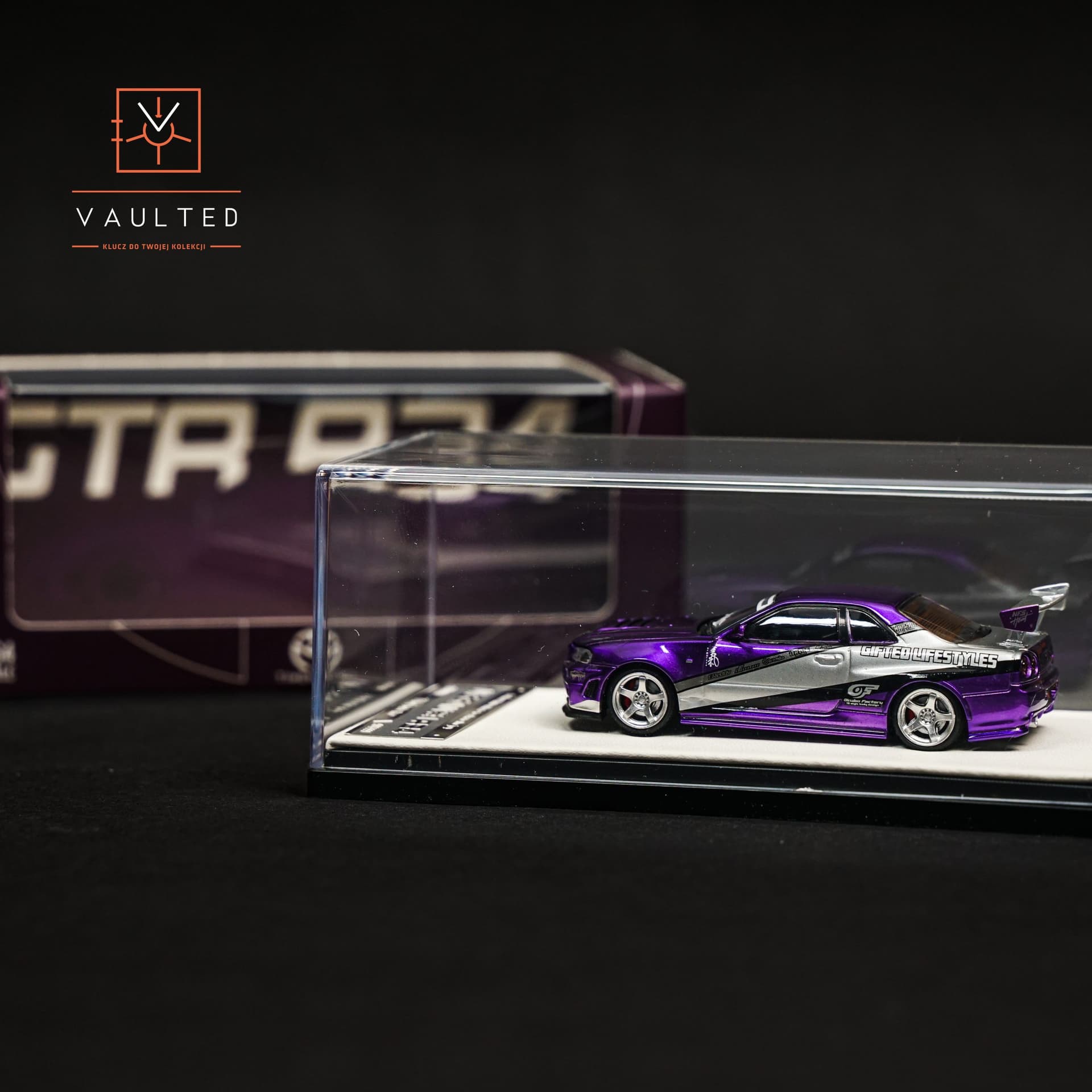 Nissan GT-R R34 Pink TimeMicro - model 1:64 - miniatura 3