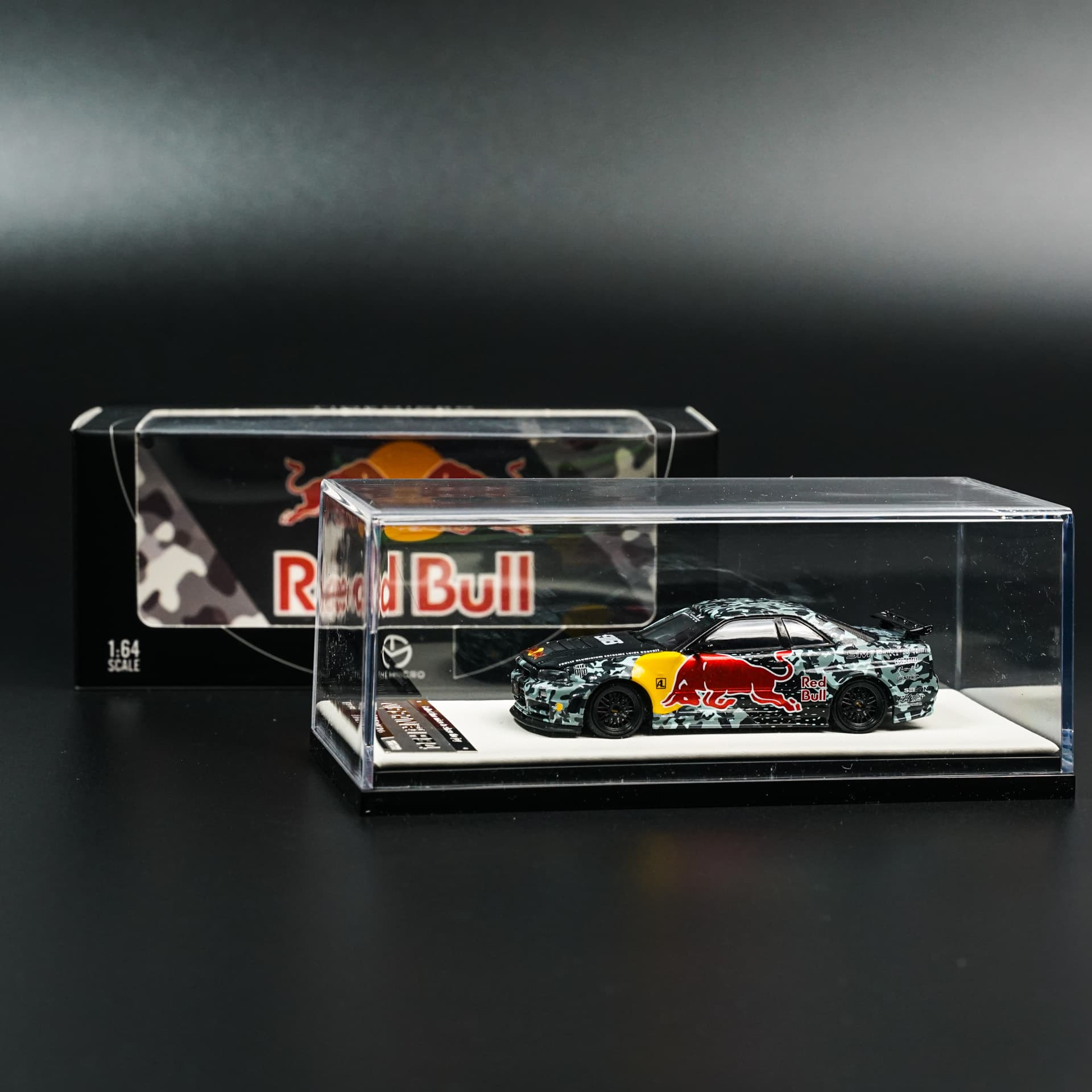 Nissan GT-R R34 Red Bull Camo TimeMicro - model 1:64 - miniatura 5