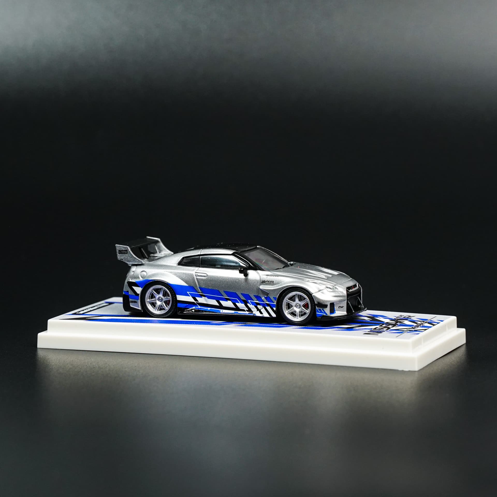 Nissan GT-R R35 Silver TimeMicro - model 1:64 - miniatura 2
