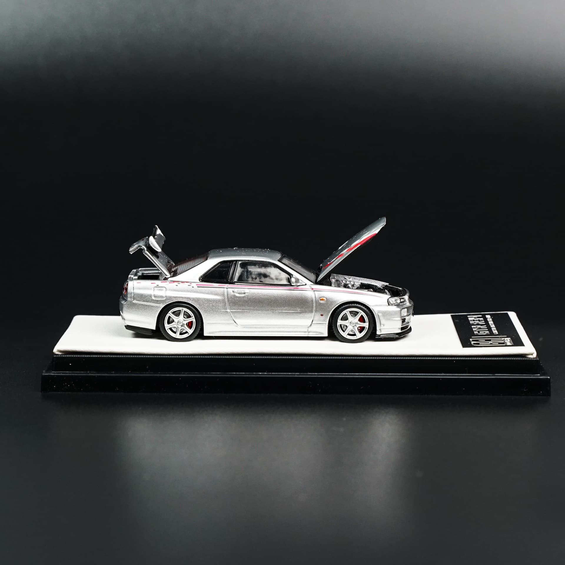 Nissan GTR 34 Silver Cool Car - model 1:64 - miniatura 2