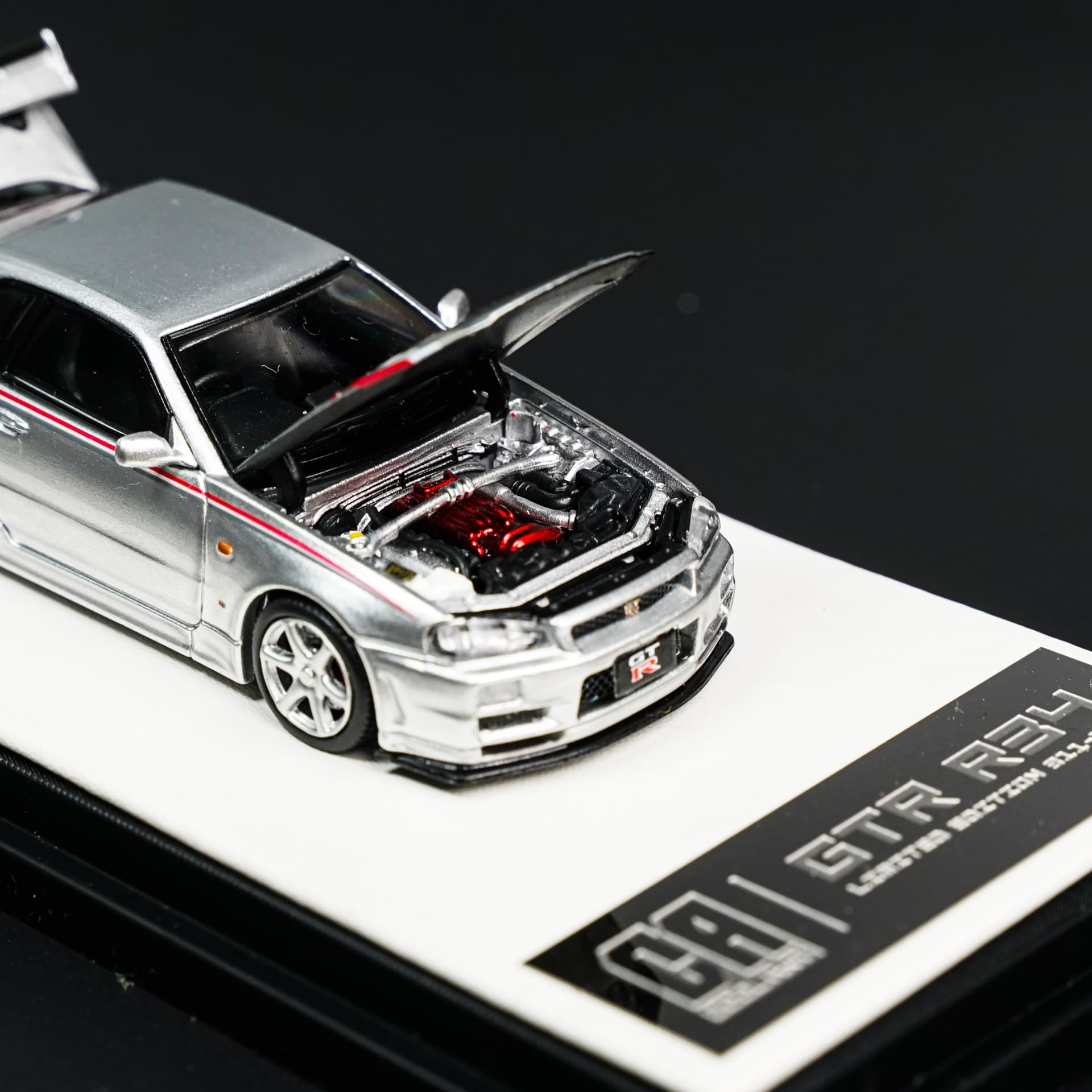 Nissan GTR 34 Silver Cool Car - model 1:64 - miniatura 3