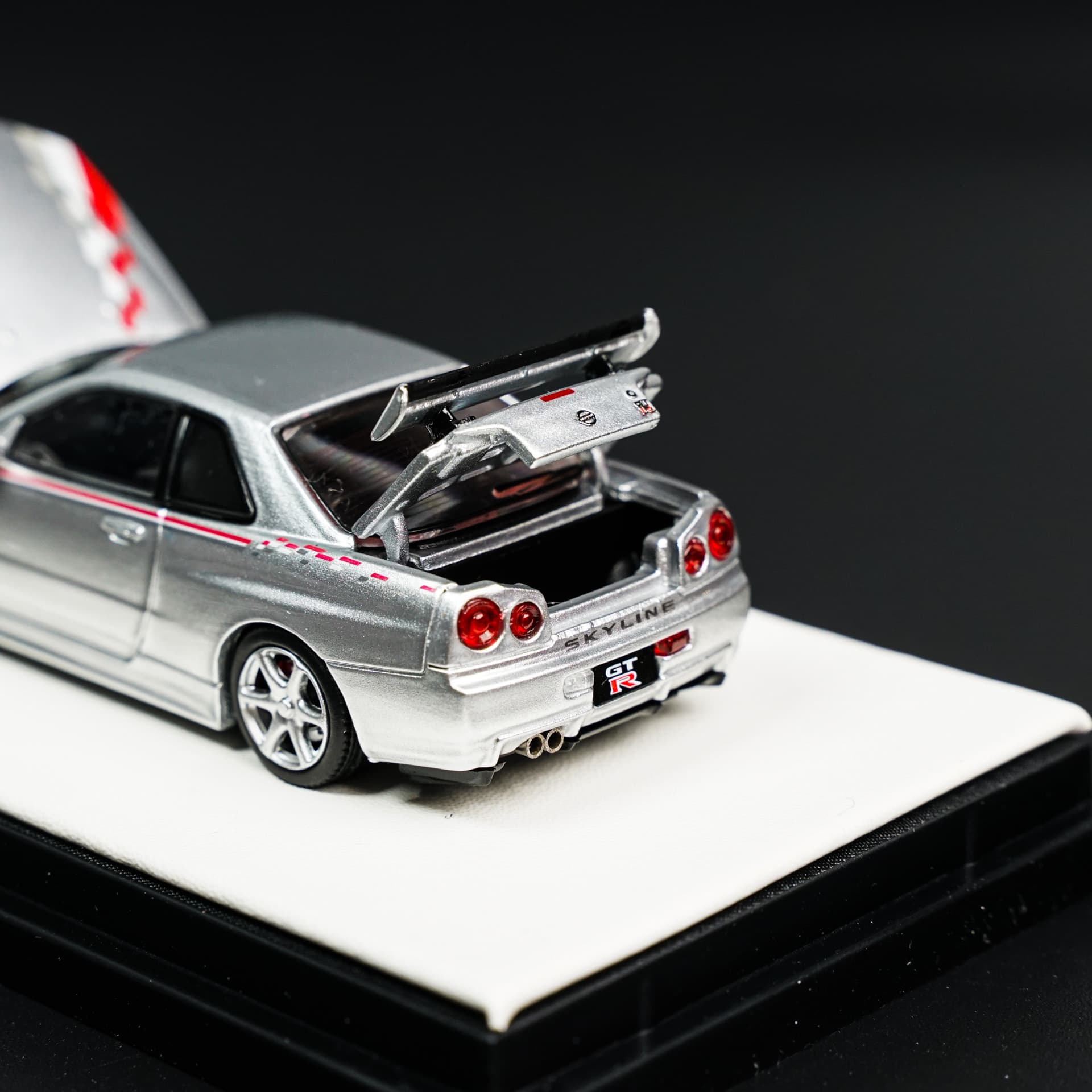 Nissan GTR 34 Silver Cool Car - model 1:64 - miniatura 4