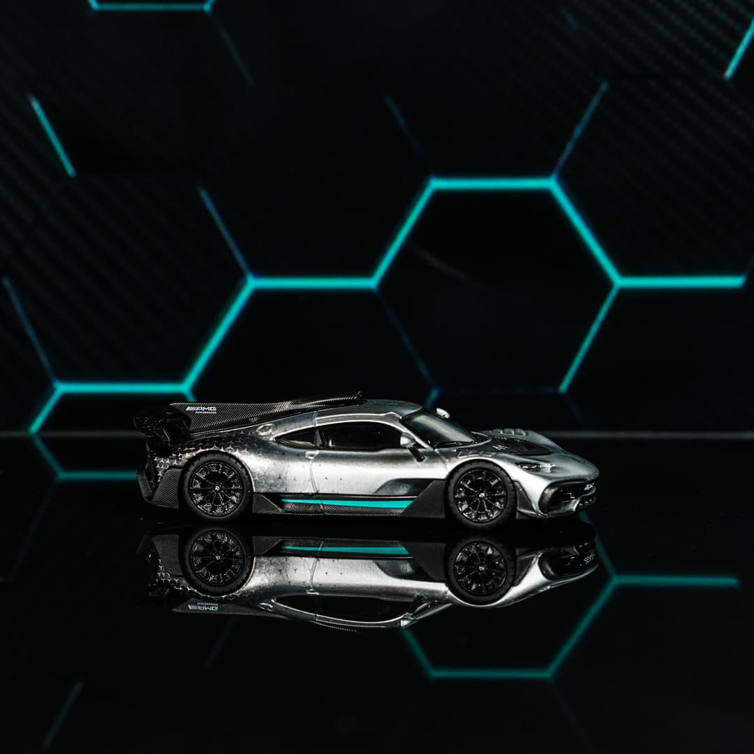 Mercedes AMG One Original Model - model 1:64 - miniatura 1