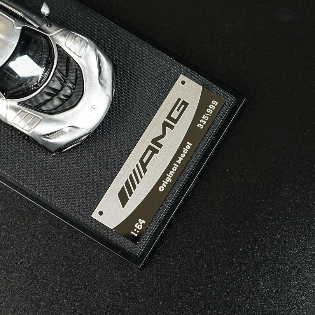 Mercedes AMG One Original Model - model 1:64 - miniatura 4