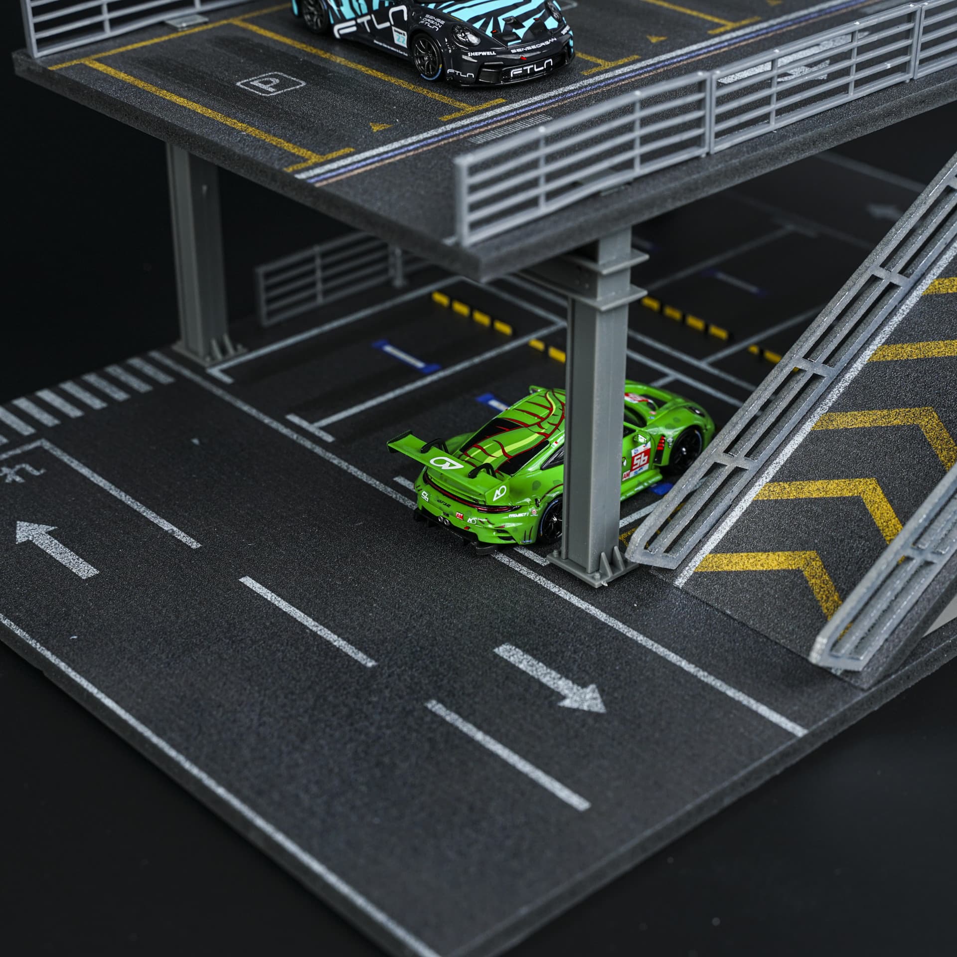 Parking Piętrowy z Rampą | Stalowa konstrukcja | 1:64 - miniatura 3