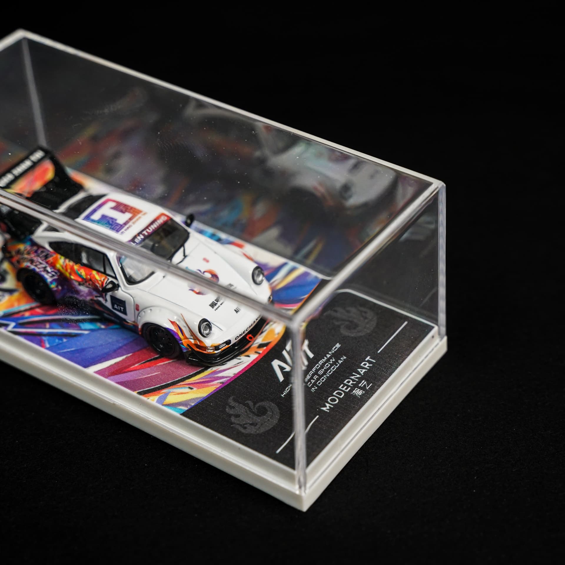 Porsche RWB 964 Phoenix Rising ModernArt - model 1:64 - miniatura 2