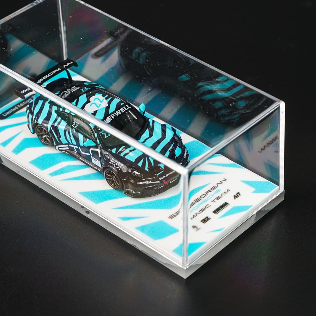 Shepwell X Modernart X Senseorgan X AIT ModernArt - model 1:64 - miniatura 3
