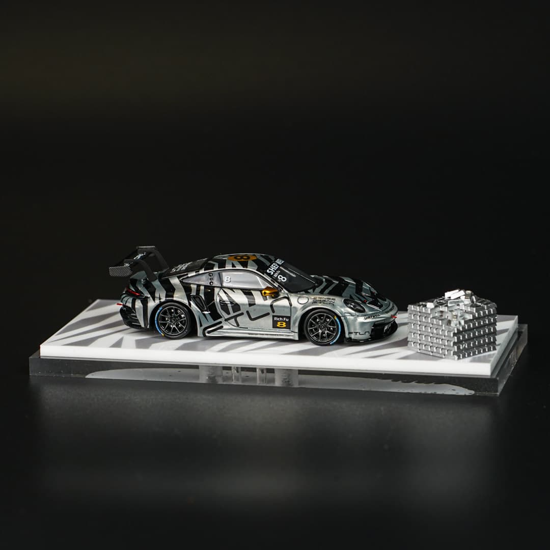 Shepwell X Modernart X Senseorgan X AIT ModernArt - model 1:64 - miniatura 2