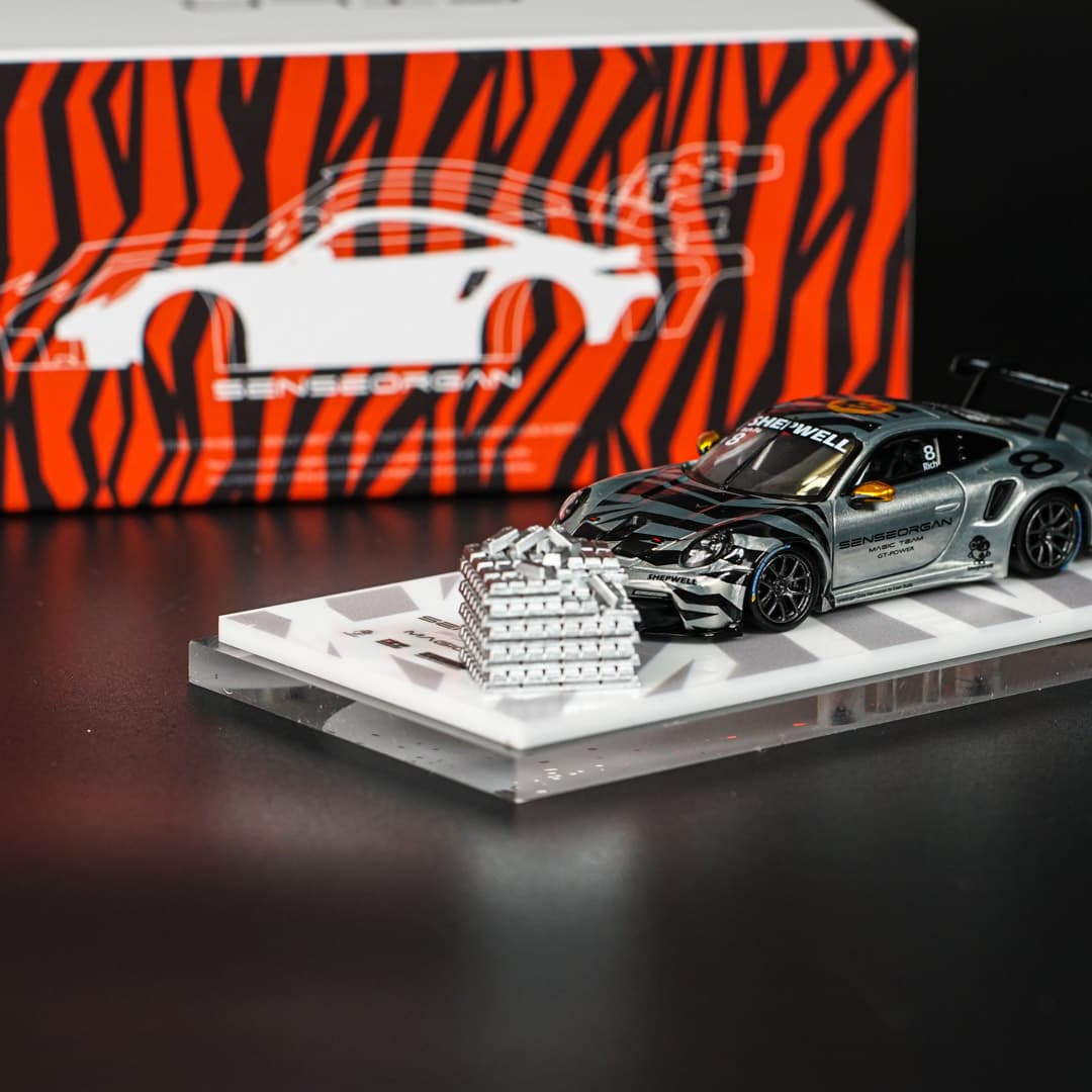 Shepwell X Modernart X Senseorgan X AIT ModernArt - model 1:64 - miniatura 4