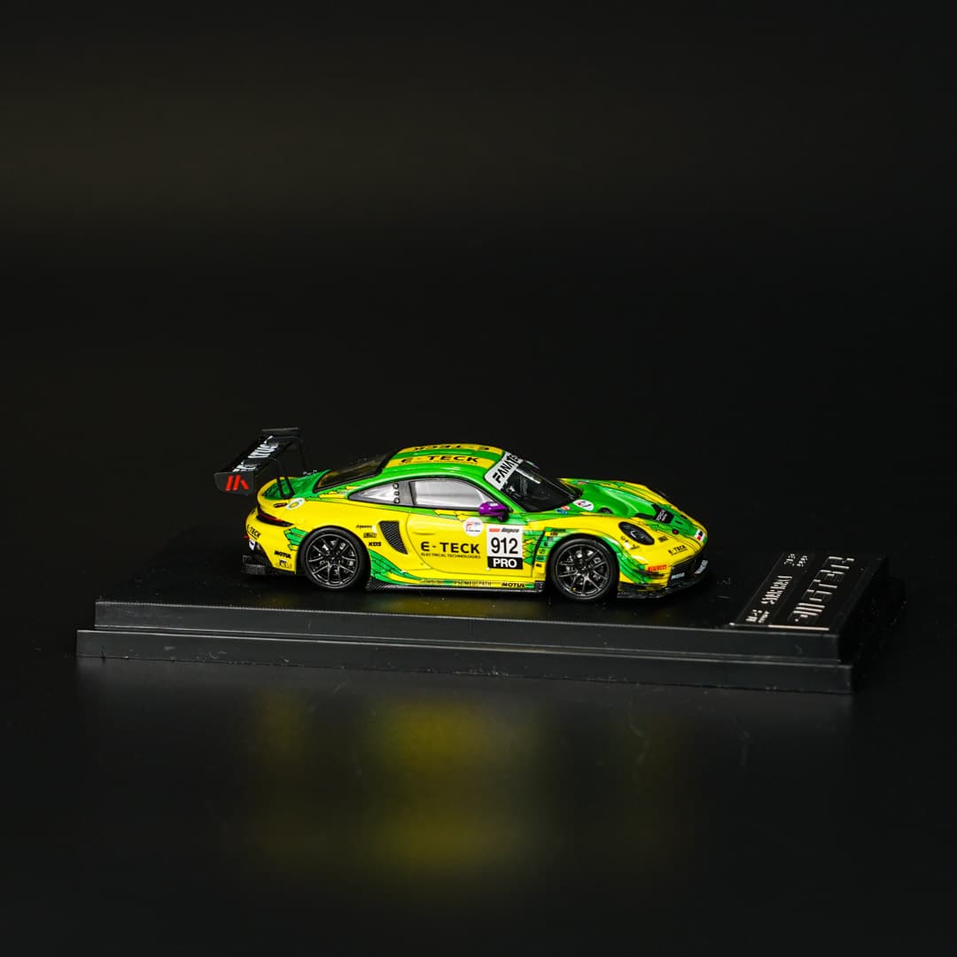 Porsche 911 GT3 R #912 Star Race - model 1:64 - miniatura 2