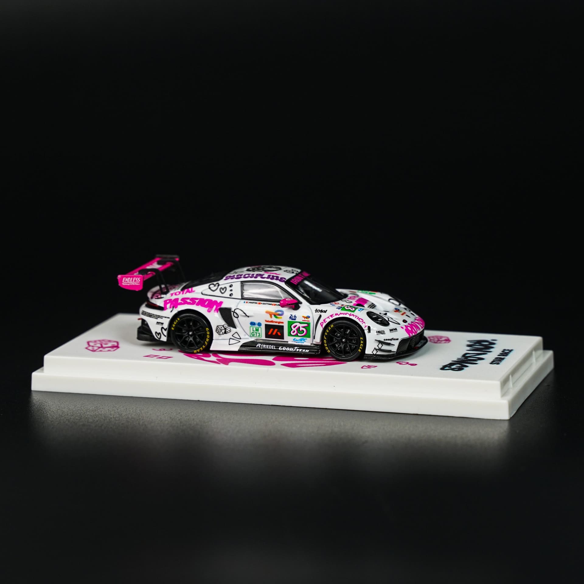 Porsche 911 GT3 R Iron Dames Star Race - model 1:64 - miniatura 2