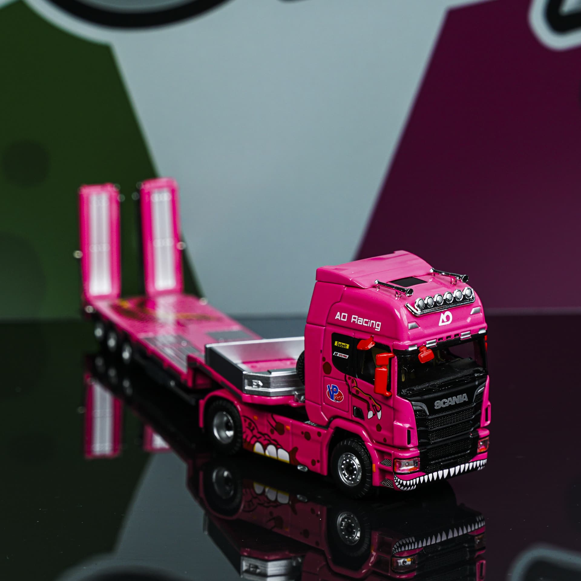 Supcar | Scania z Lawetą | AO Racing Różowa | 1:64 - miniatura 1
