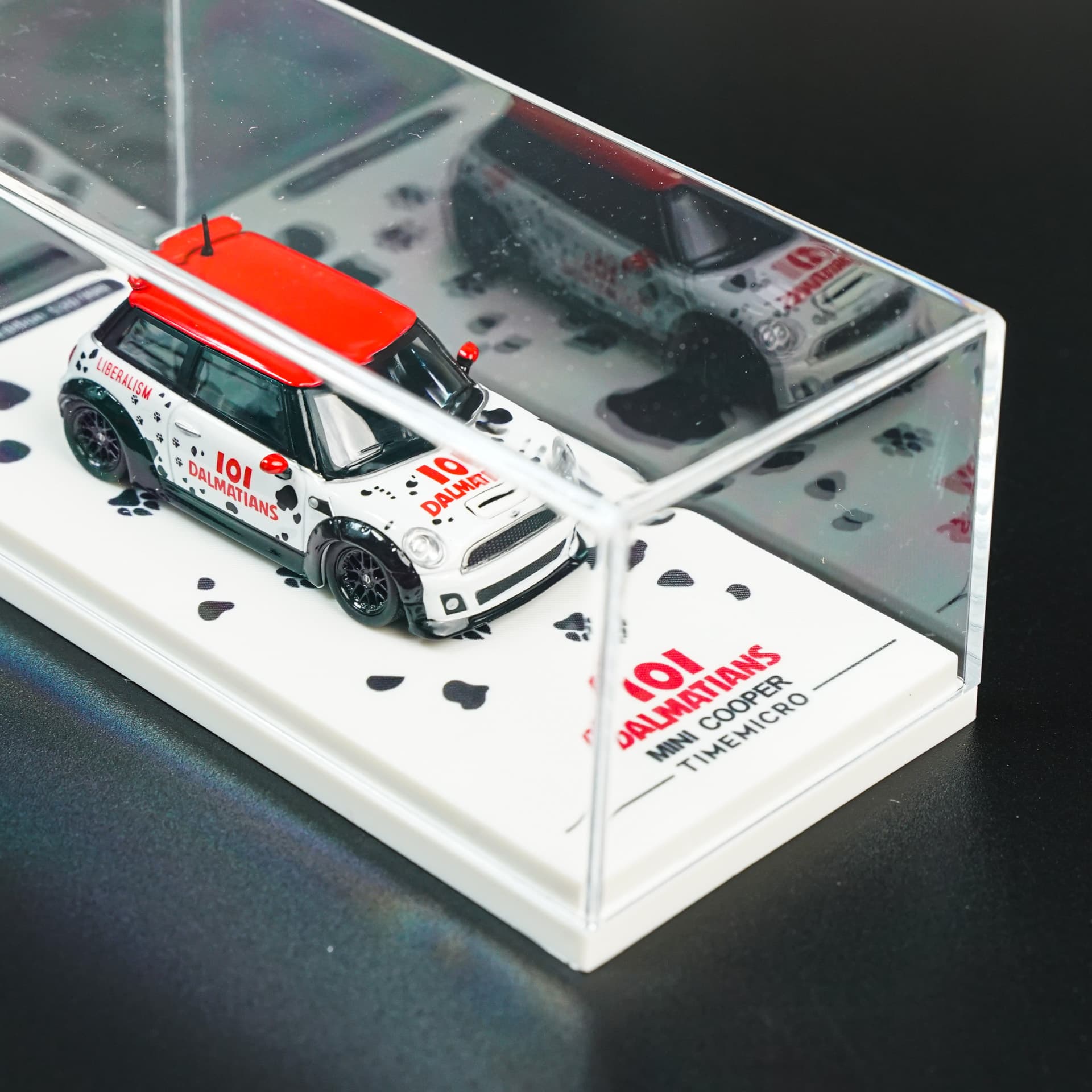 Mini Cooper 101 Dalmatyńczyków TimeMicro - model 1:64 - miniatura 4