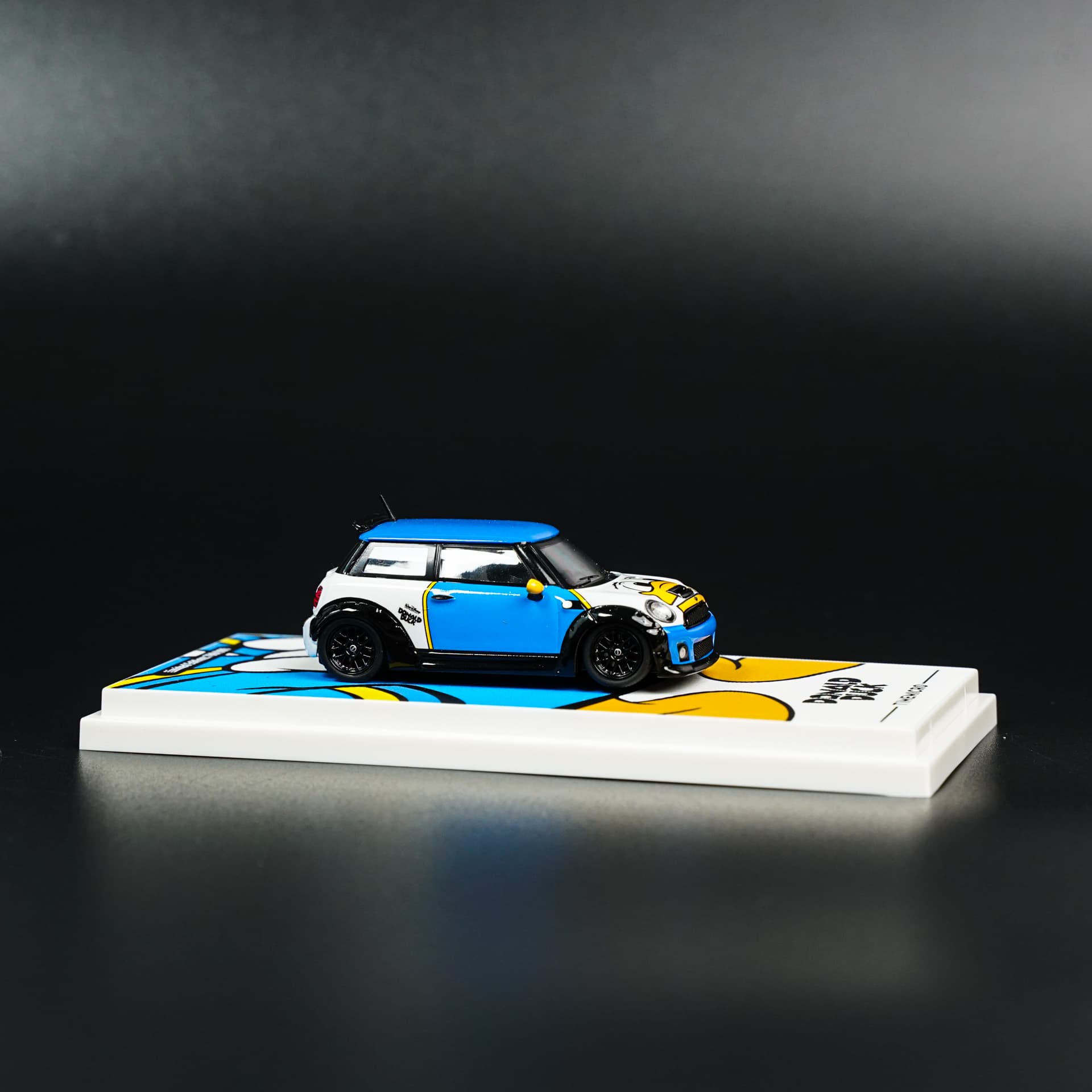 Mini Cooper Kaczor Donald TimeMicro - model 1:64 - miniatura 2