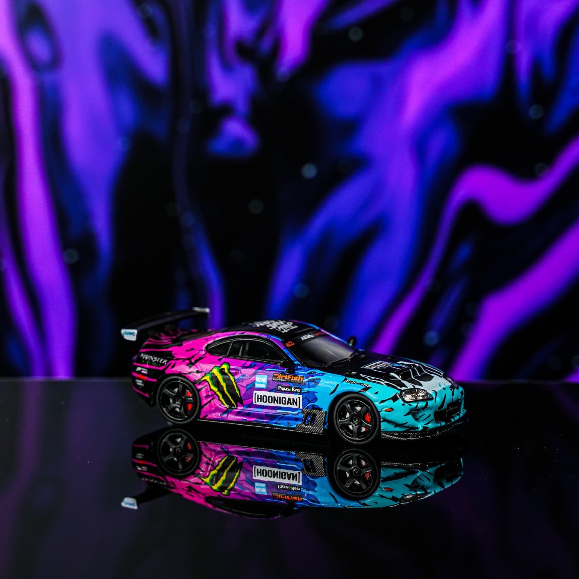 Toyota Supra MK4 Monster + Metalowy kontener TimeMicro - model 1:64 - miniatura 1