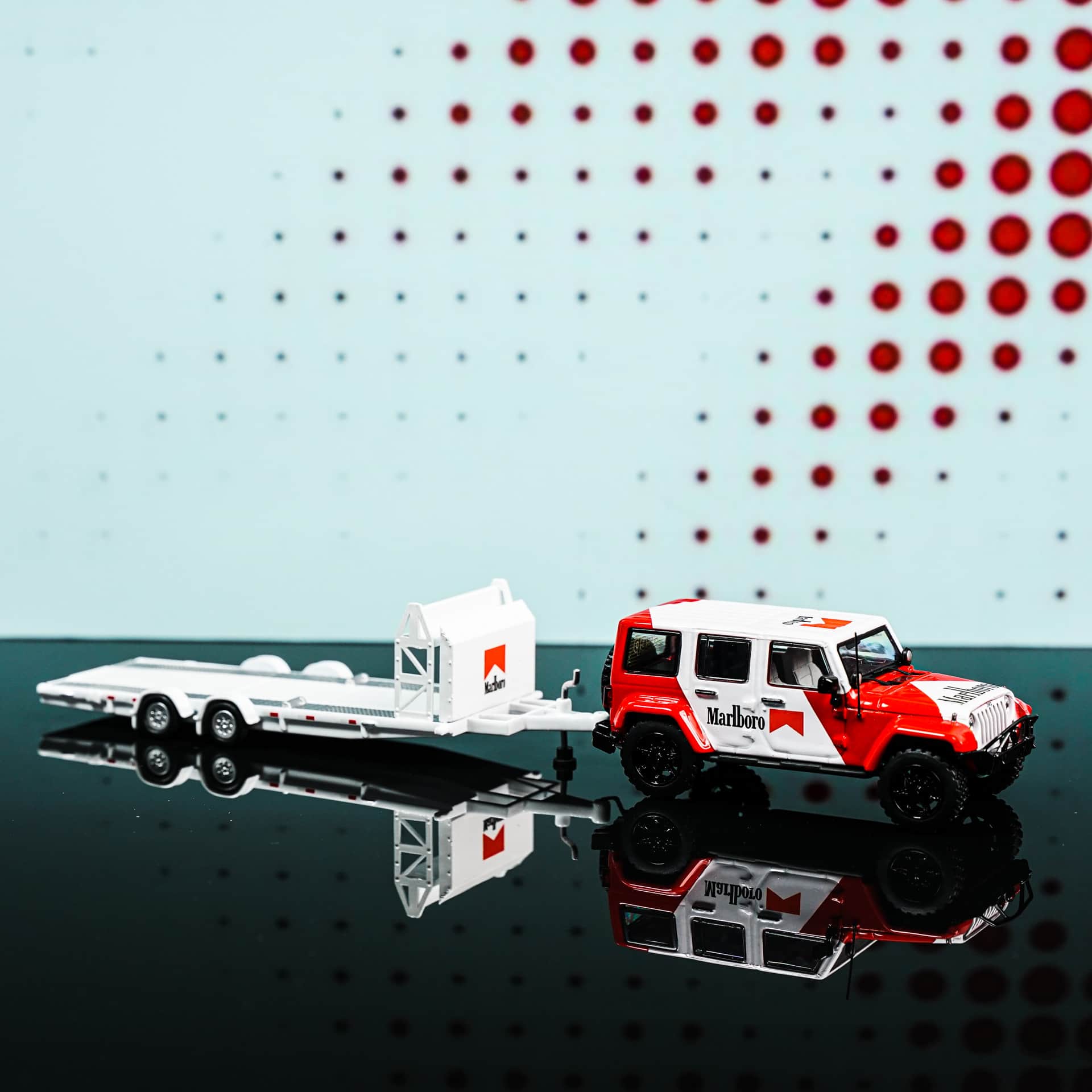 Jeep Wrangler Marlboro z lawetą TimeMicro - model 1:64