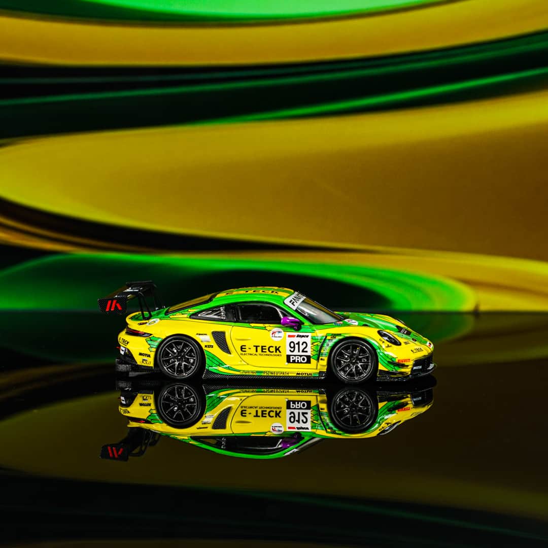 Porsche 911 GT3 R #912 Star Race - model 1:64