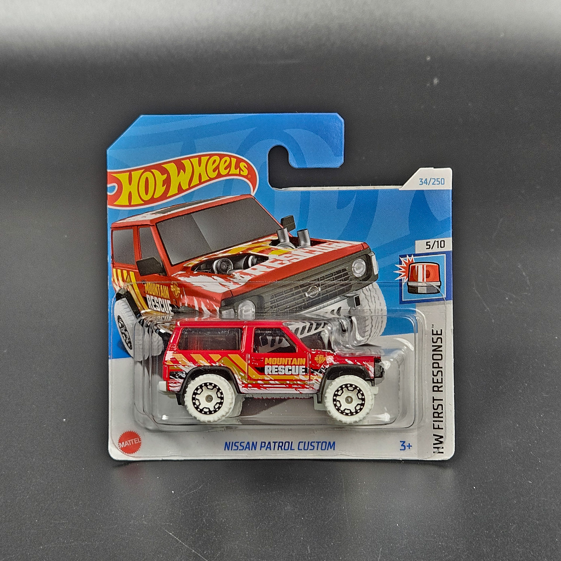 Hot Wheels Nissan Patrol Custom Czerwony | 1:64